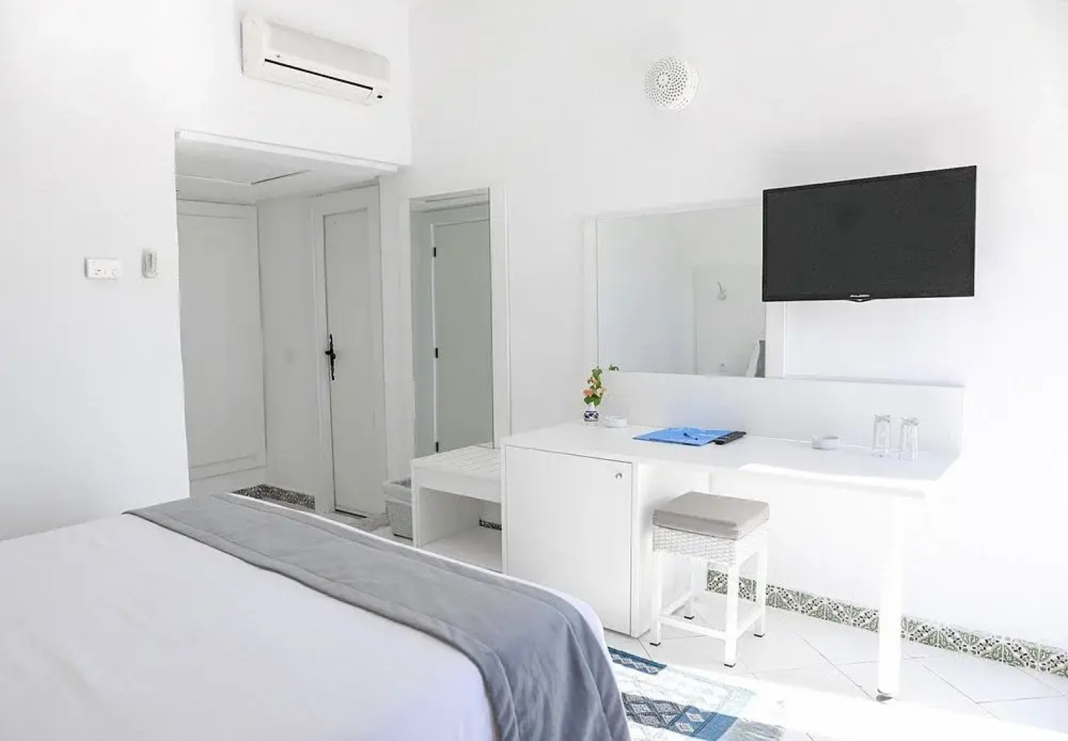 Курортный отель Hari Club Beach