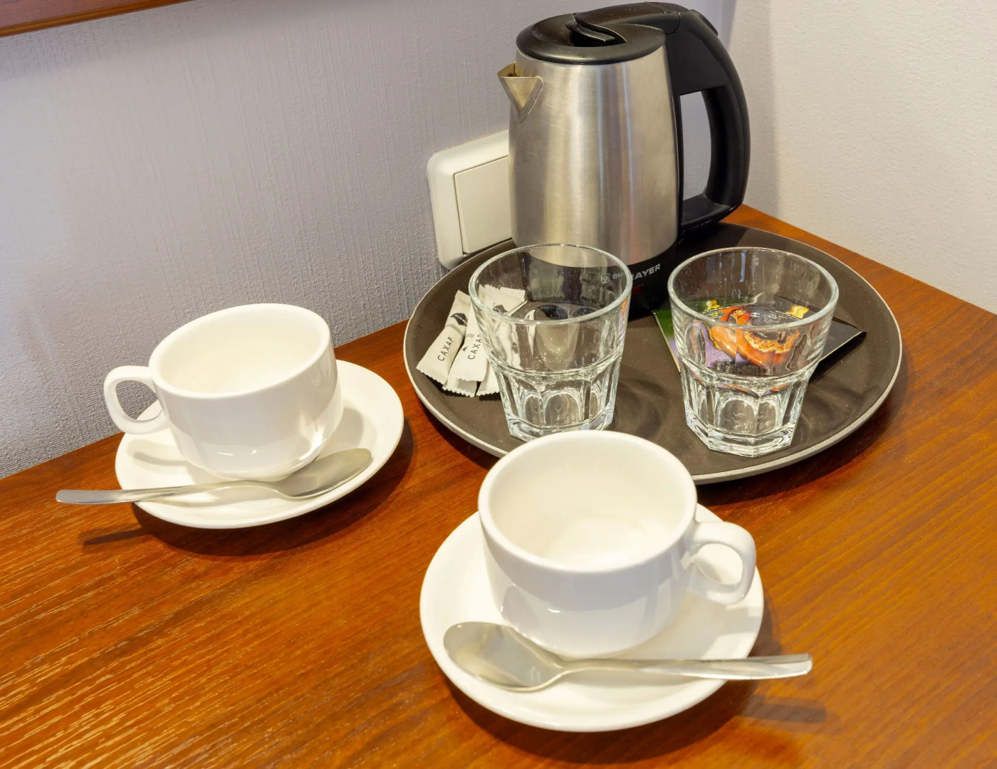 Соло на набережной реки Мойки 82