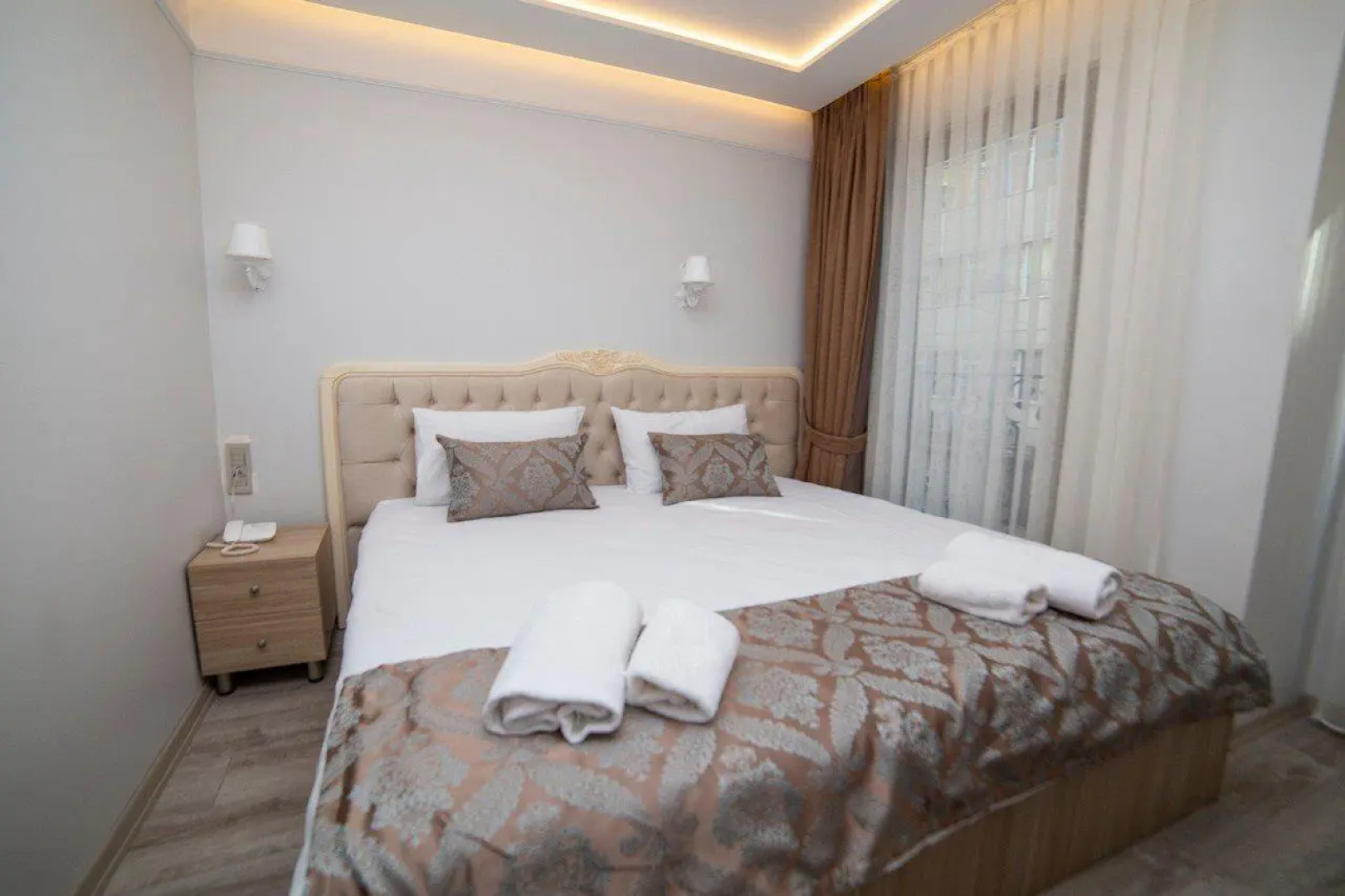 Отель HHK Hotel Downtown