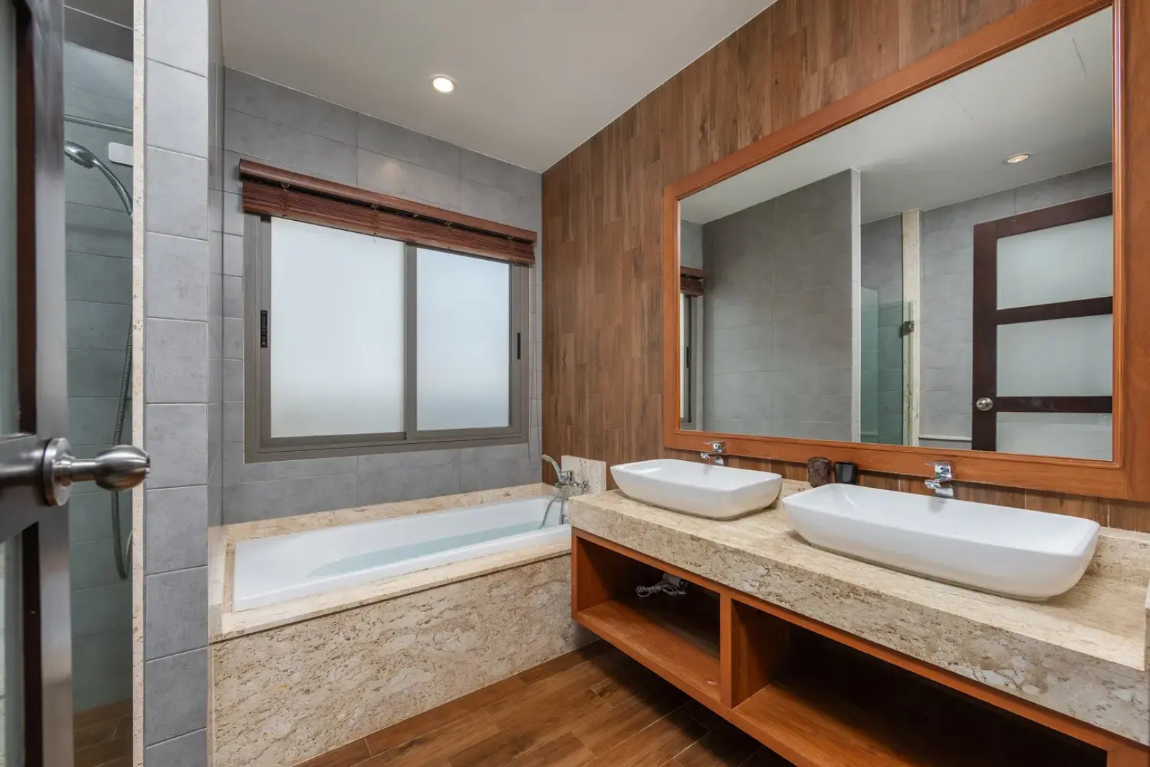 Вилла Nai Harn Pool Villa Bond