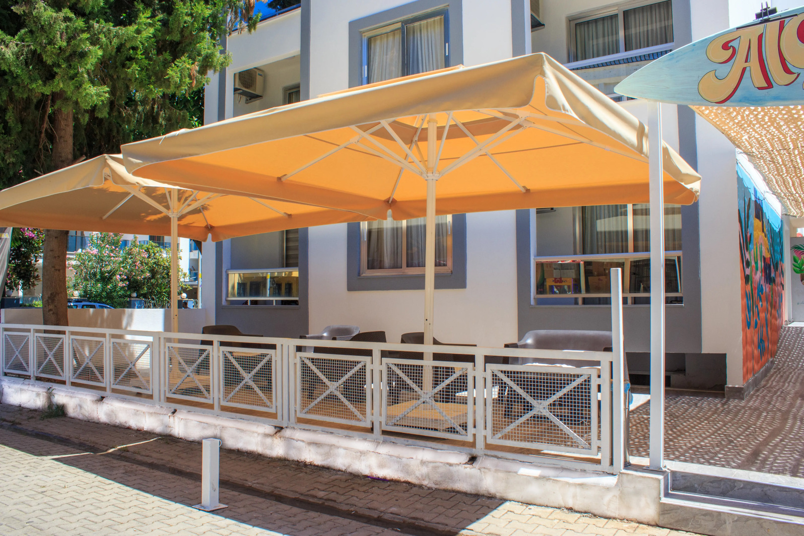 Отель Aloha Suites