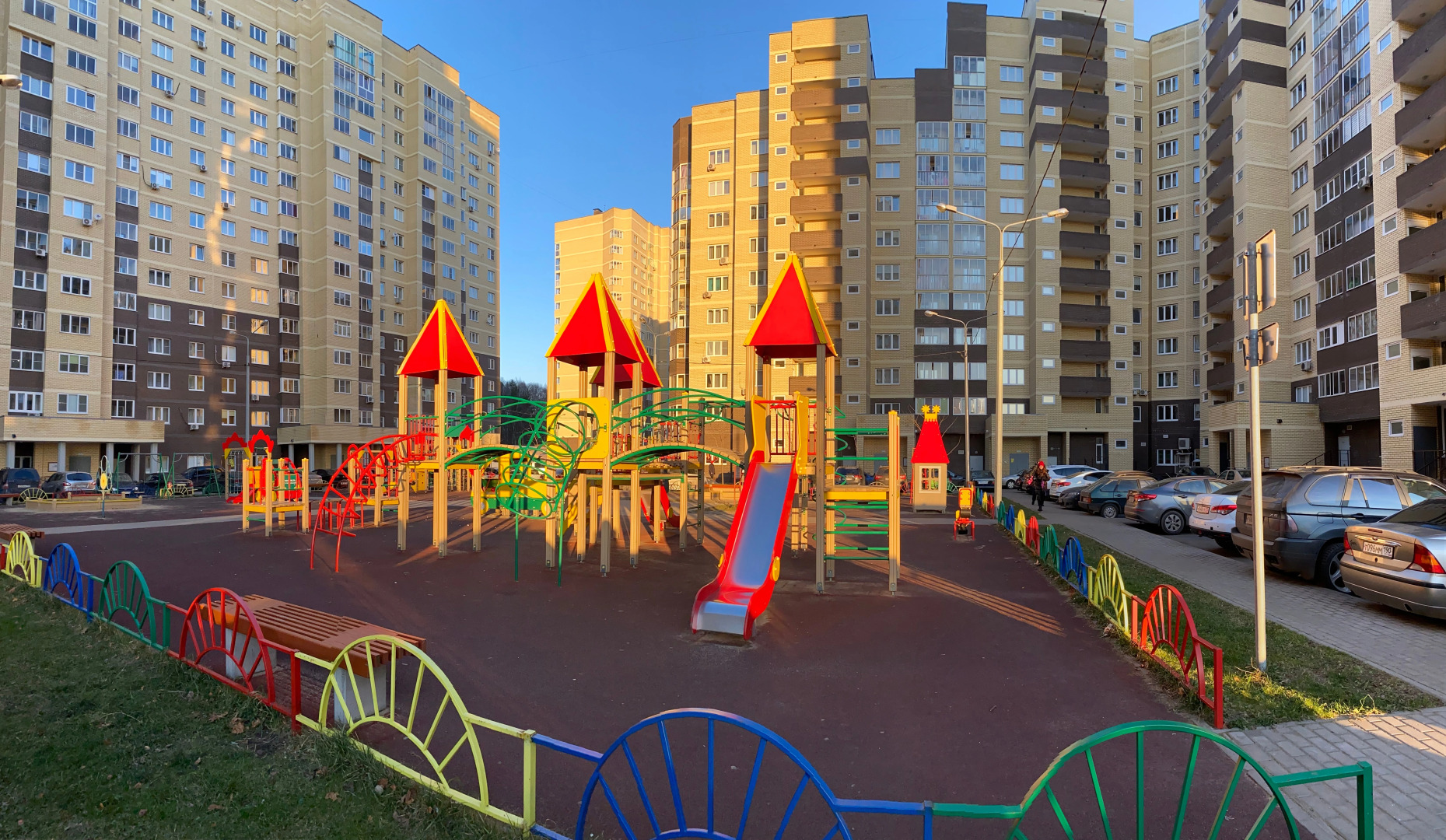 Апартаменты на улице Дмитрия Михайлова 4