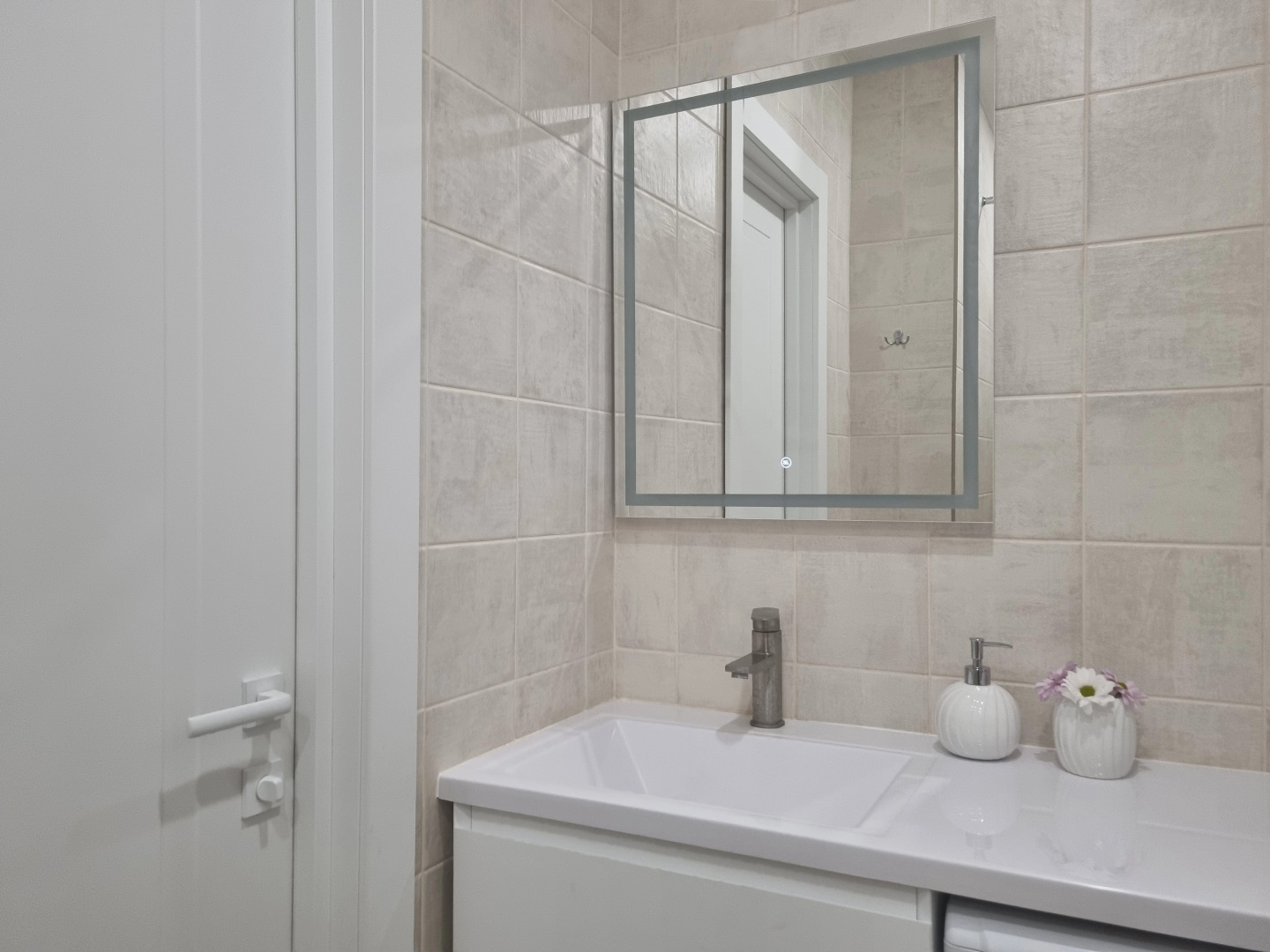 Апартаменты на набережной от компании "V-GOSTI"