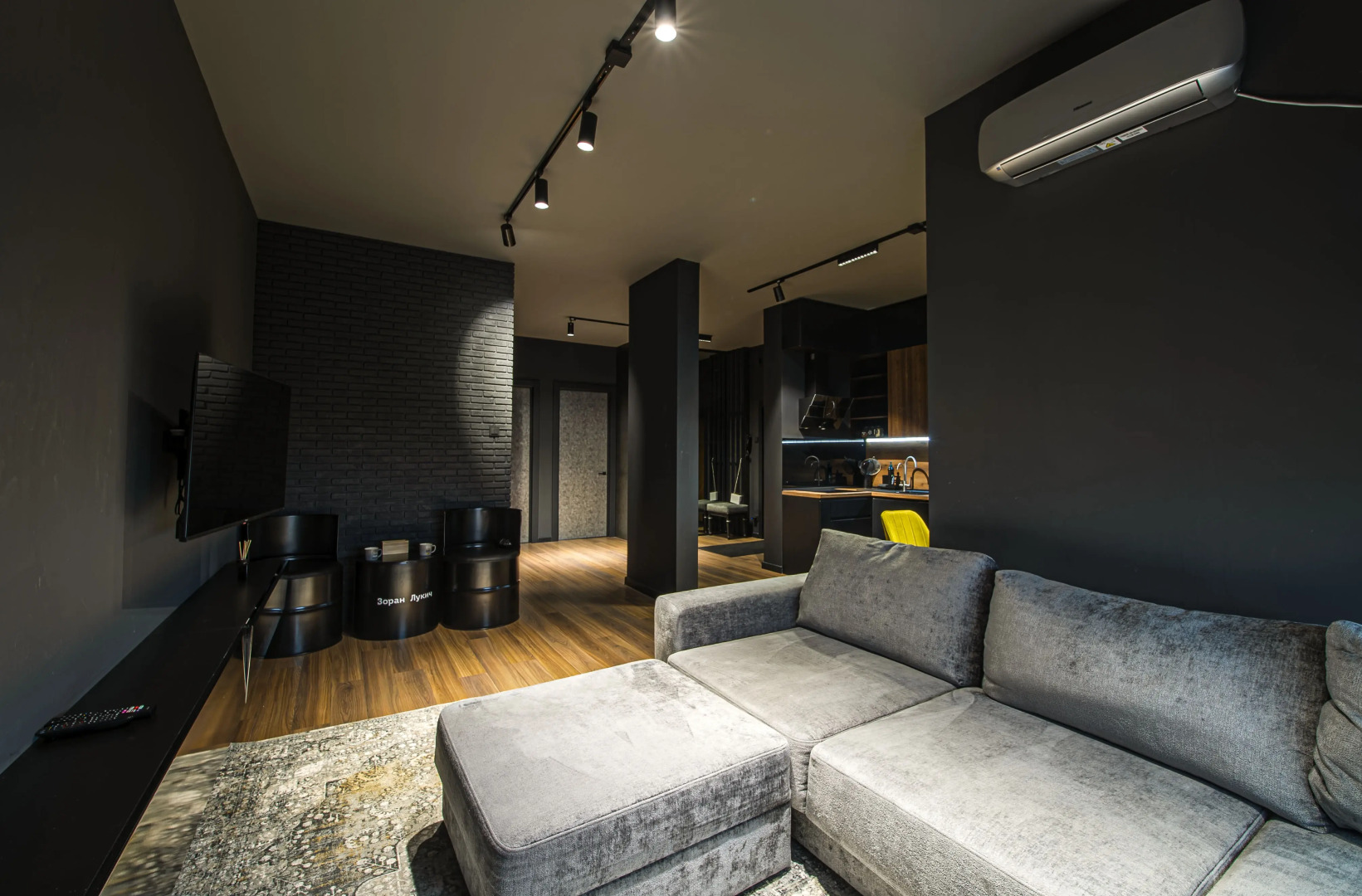 Апартаменты евротрёхкомнатные Stepanenkov в стиле лофт на Горького 24