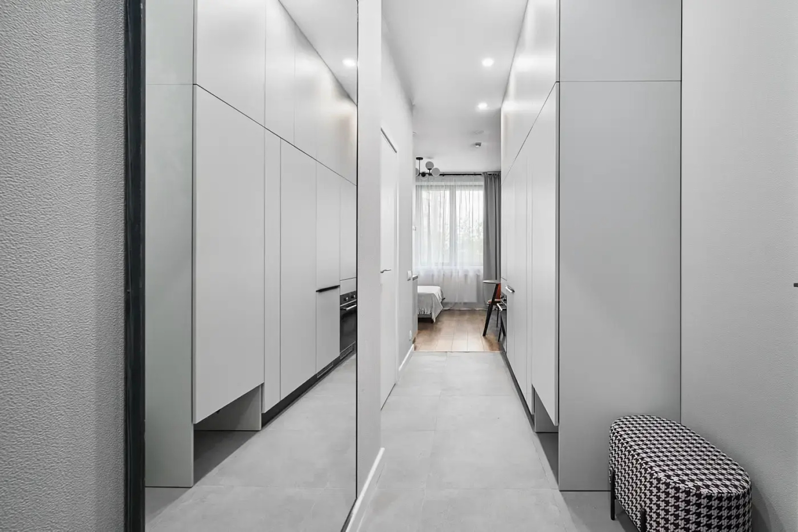 Квартира Уютная студия возле метро и пруда