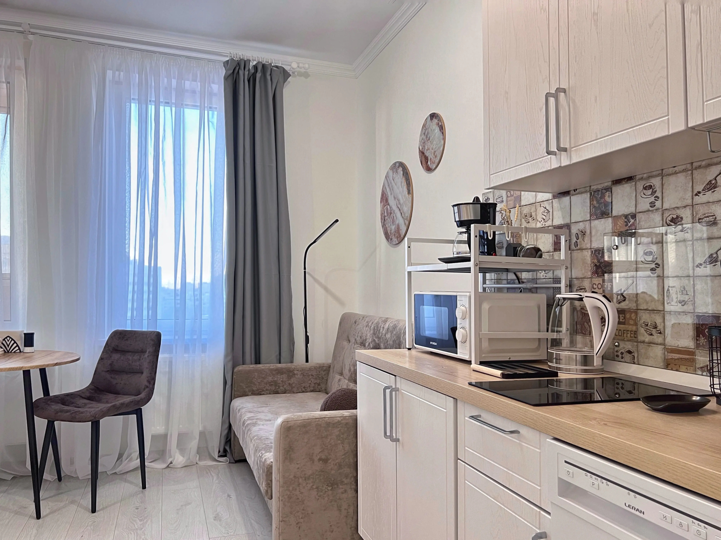 Квартира Granada Новая Уютная Студия в Жк Байрон