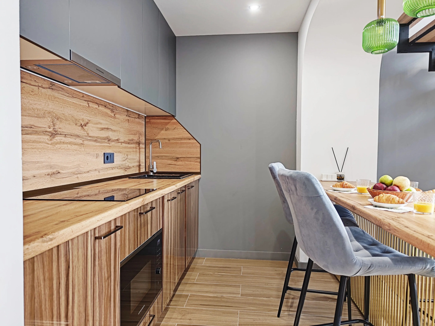 Апартаменты двухуровневые с видом на горы. Жить в Горах.