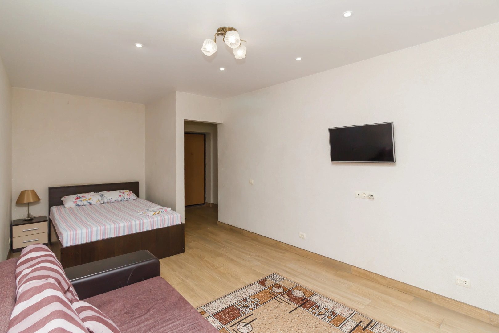 Апартаменты Ленина 64