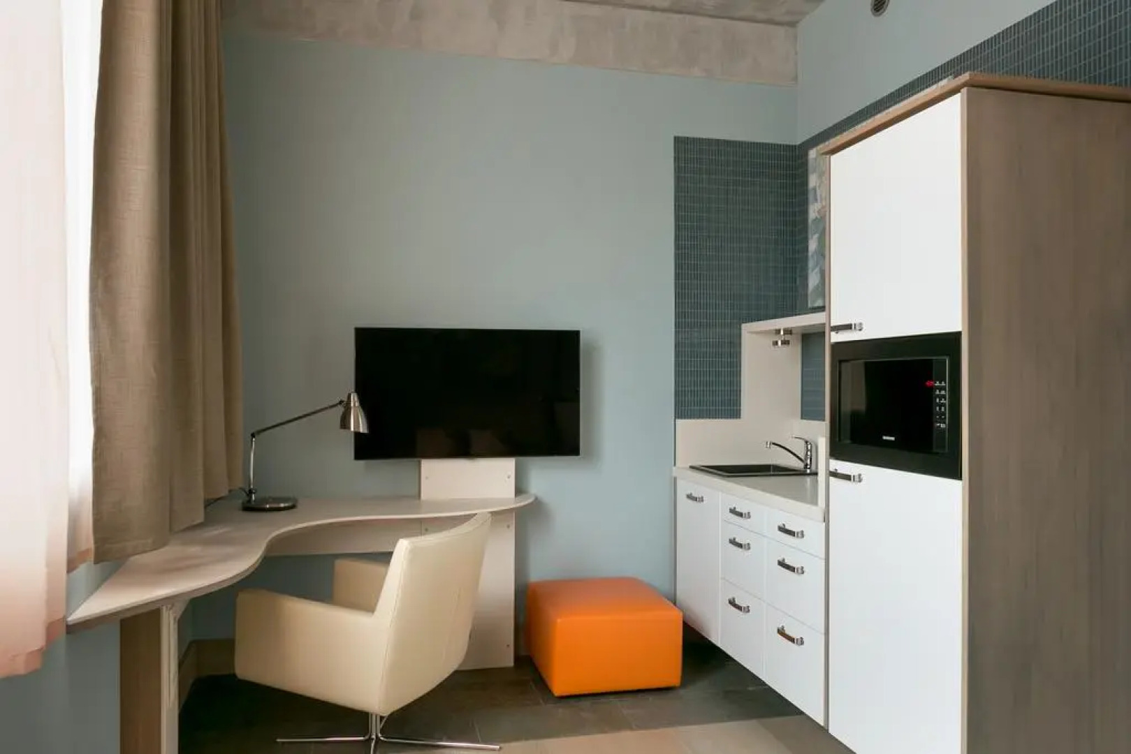 Отель Garden Embassy