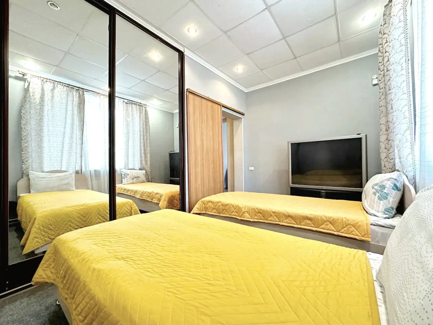 Квартира Четырехкомнатная в Центре на Островского