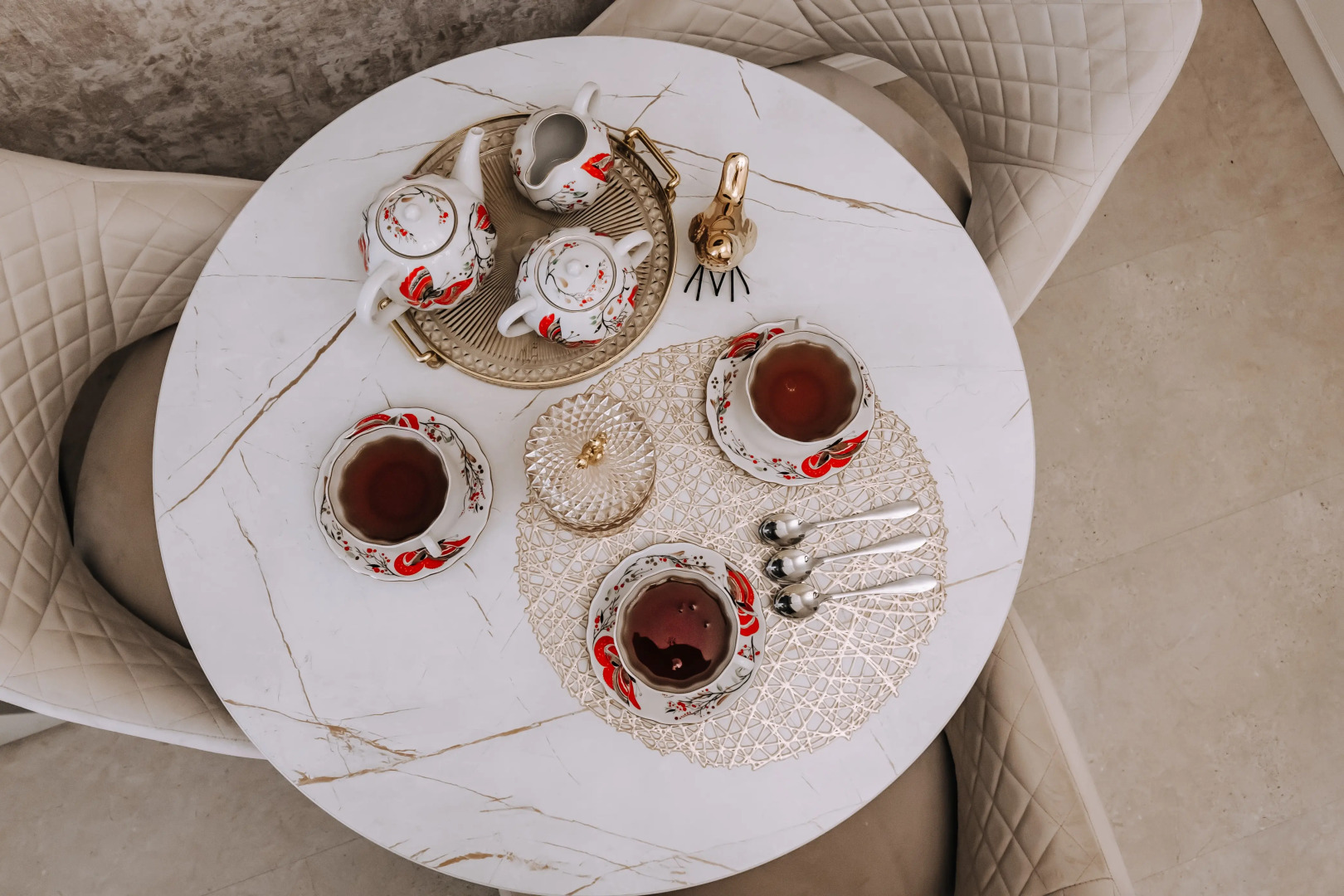 Апартаменты Urban Кот Gold