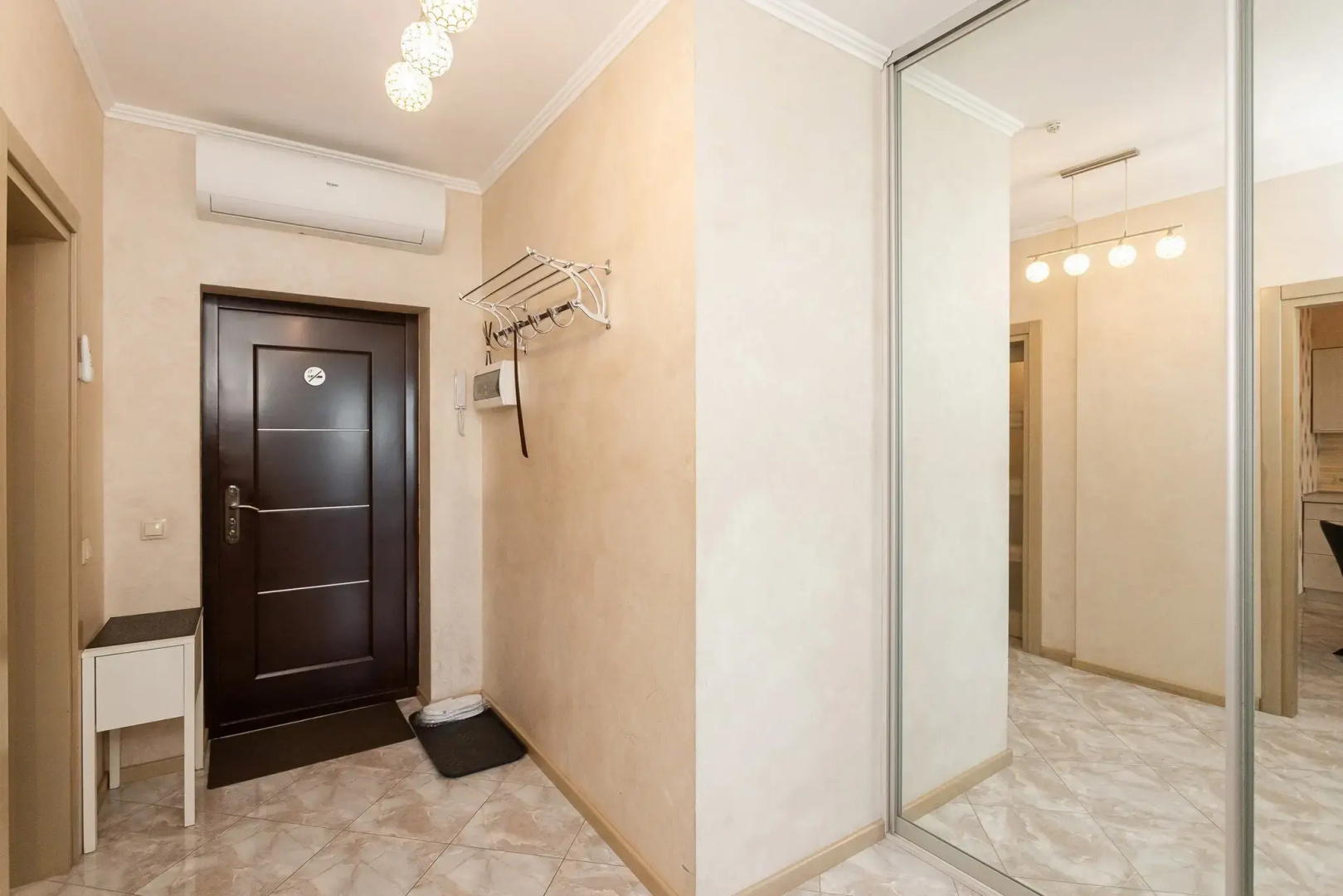 Апартаменты Crown39 - 1к №104: 57 м2, 15 этаж из 21