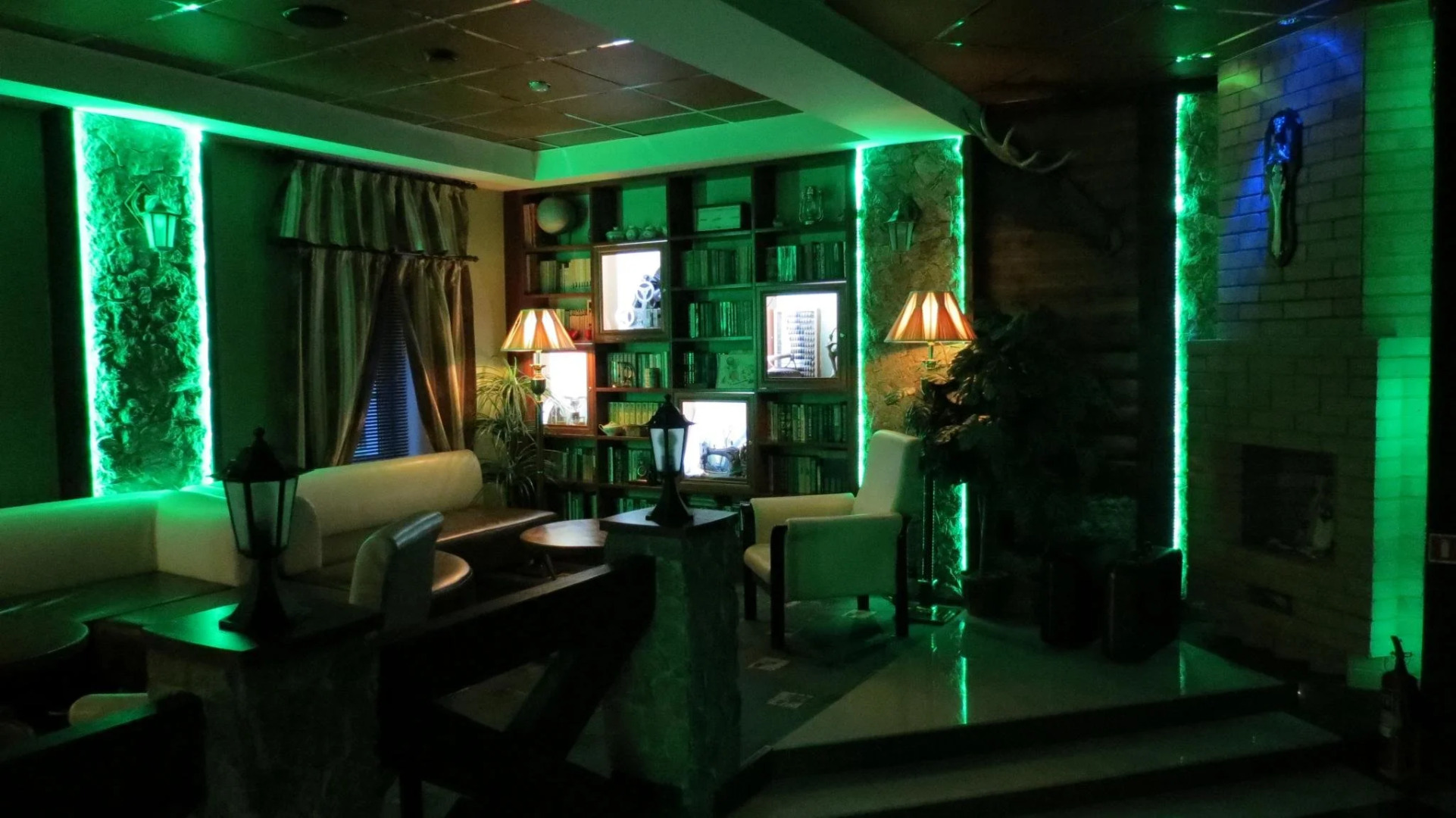 Отель Эсмеральд