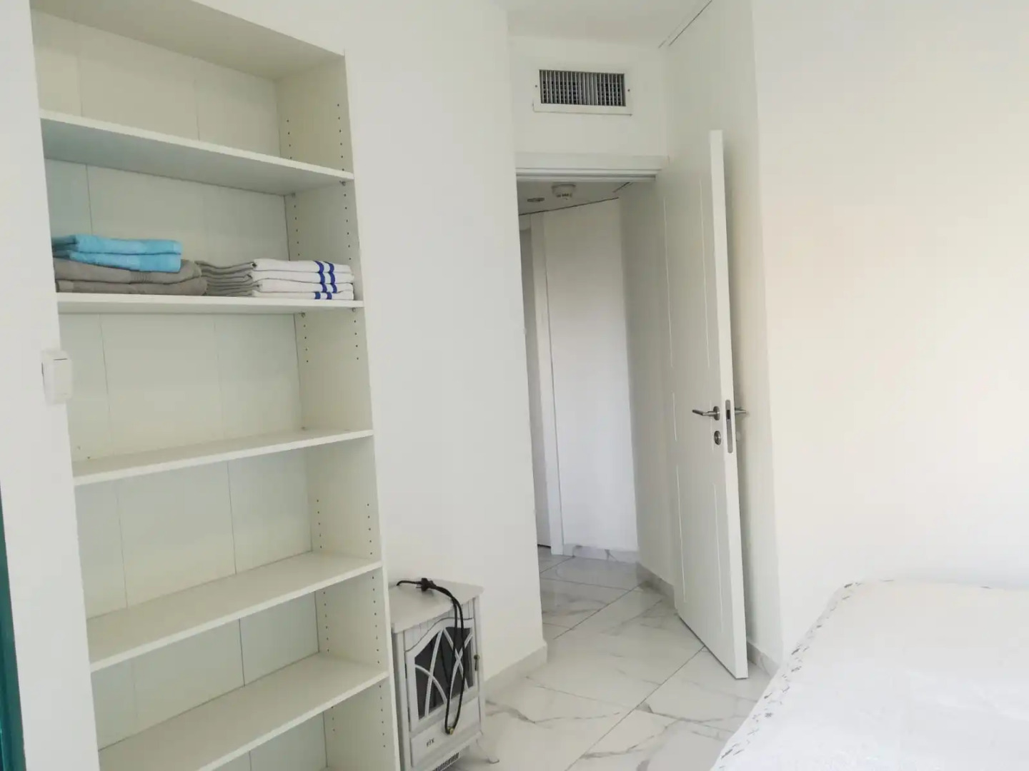 Апартаменты By The Lake