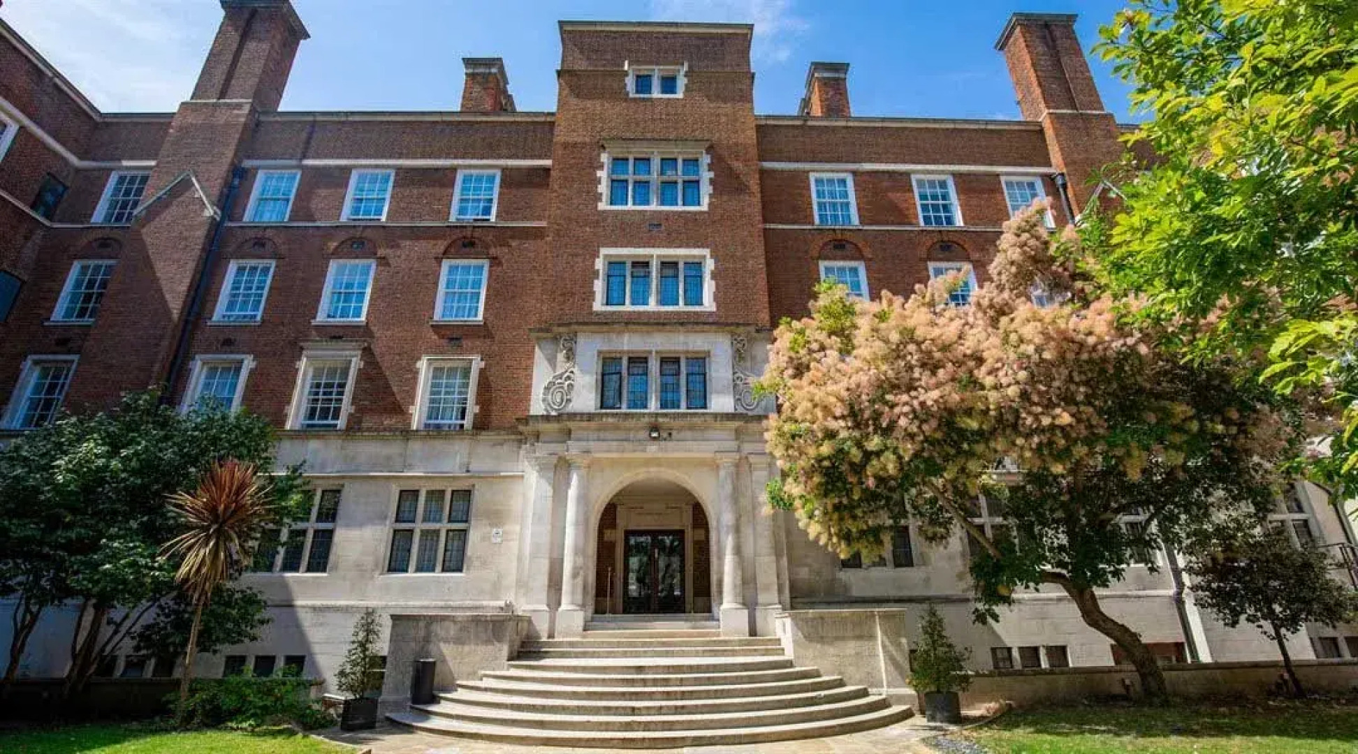 Wellington Hotel by Blue Orchid