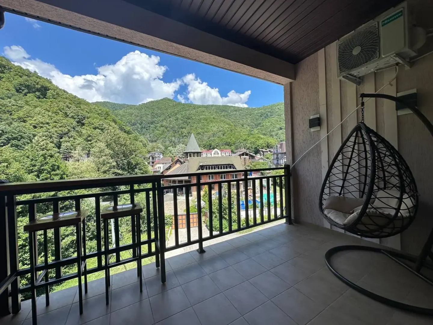 Апартаменты Море квартир с видом на горы