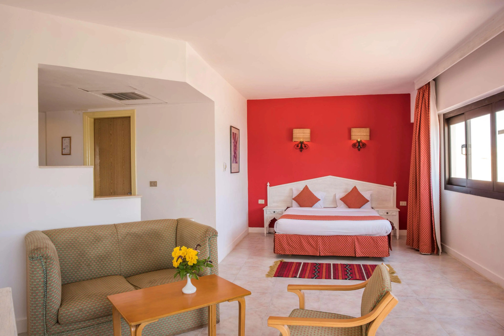 Курортный отель Flamenco Beach and Resort