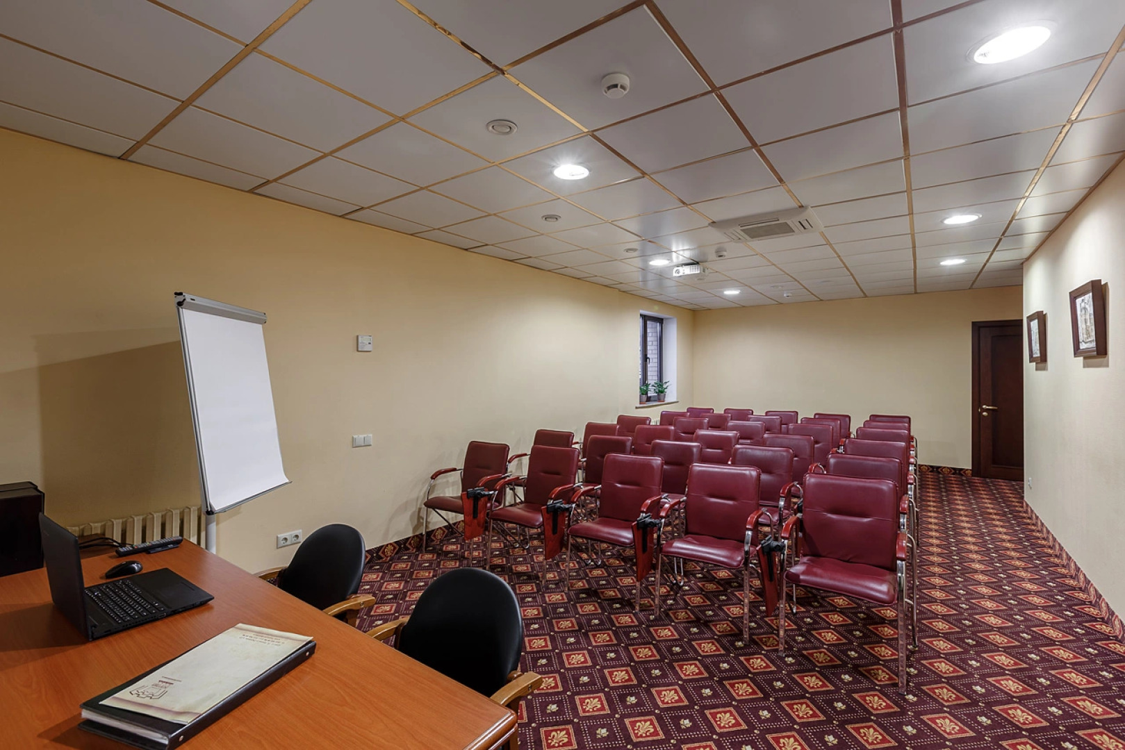 Клуб Отель Корона