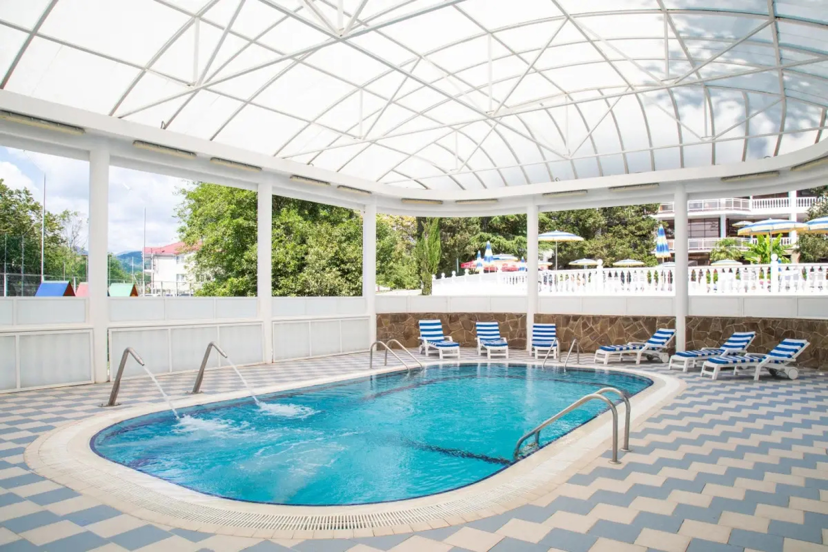 Курортный отель Ателика Сокол