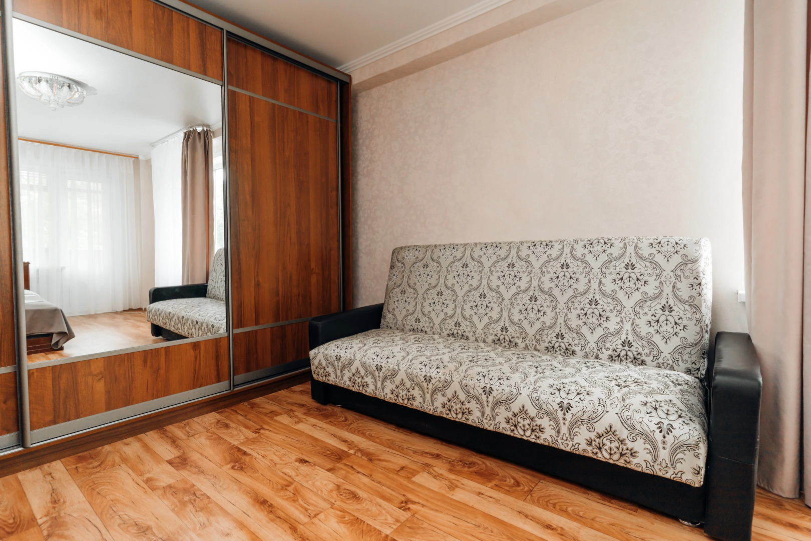 Апартаменты на Маршала Жукова 40