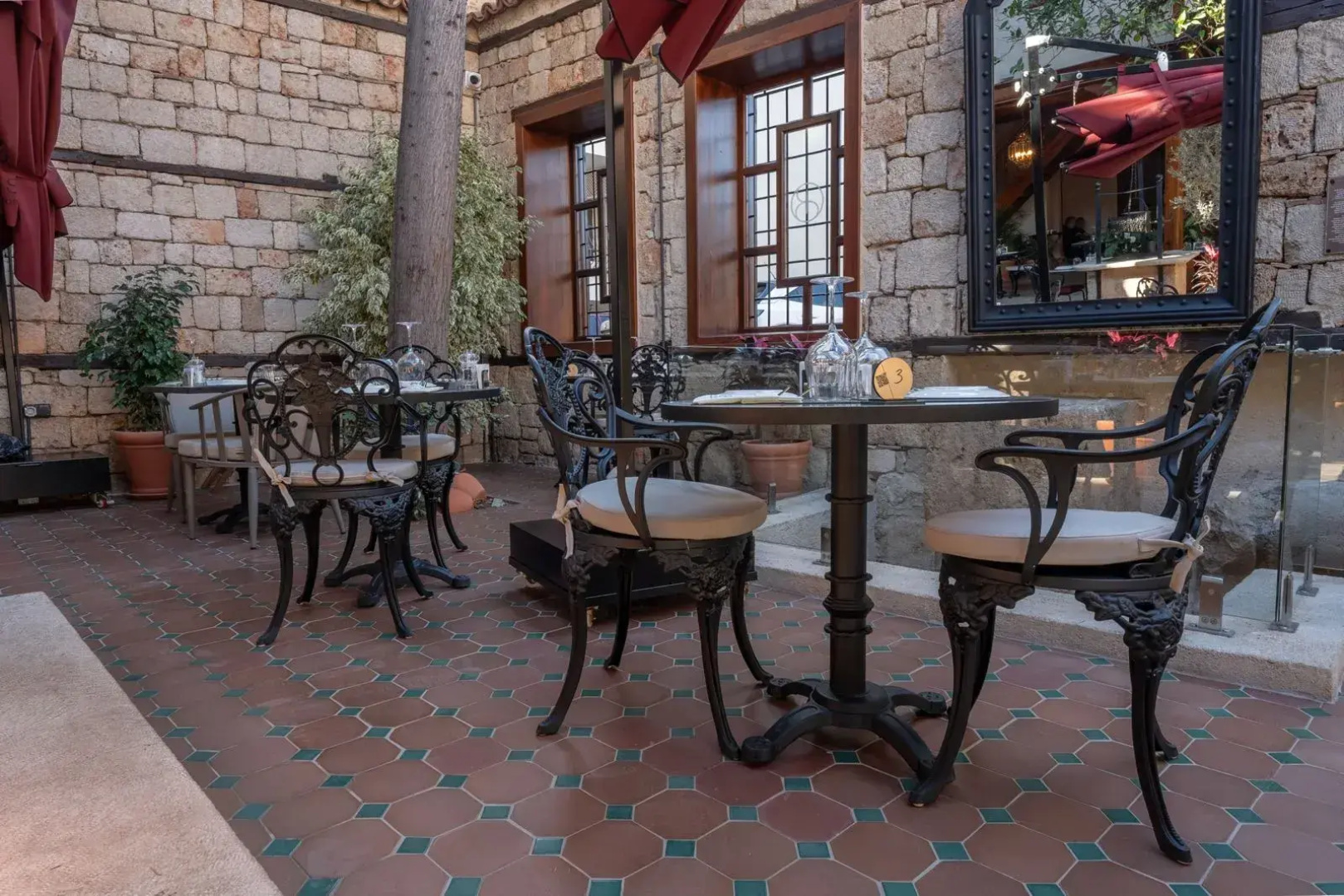 Отель Belmondo Suites
