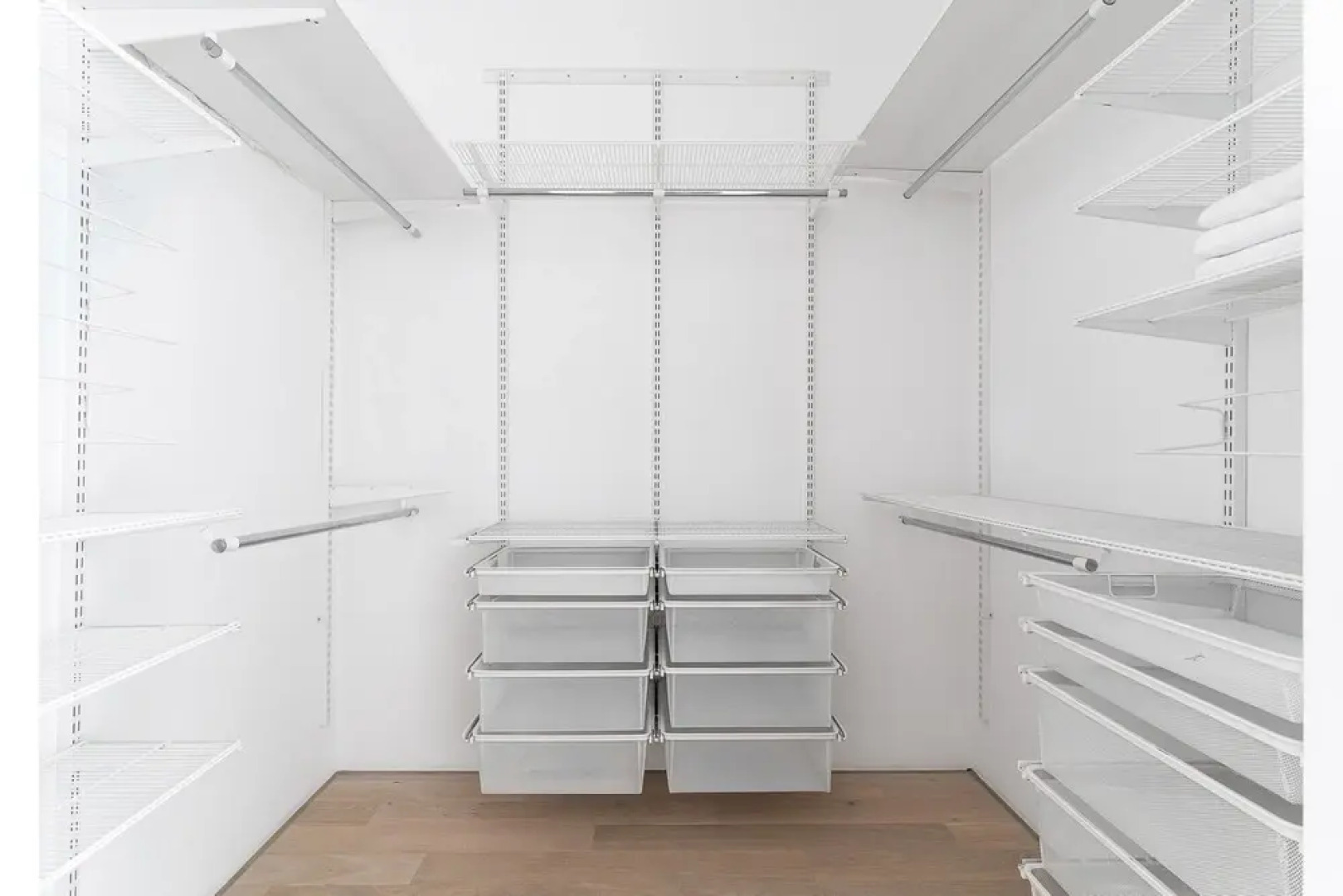 Апартаменты на первой линии главной набережной