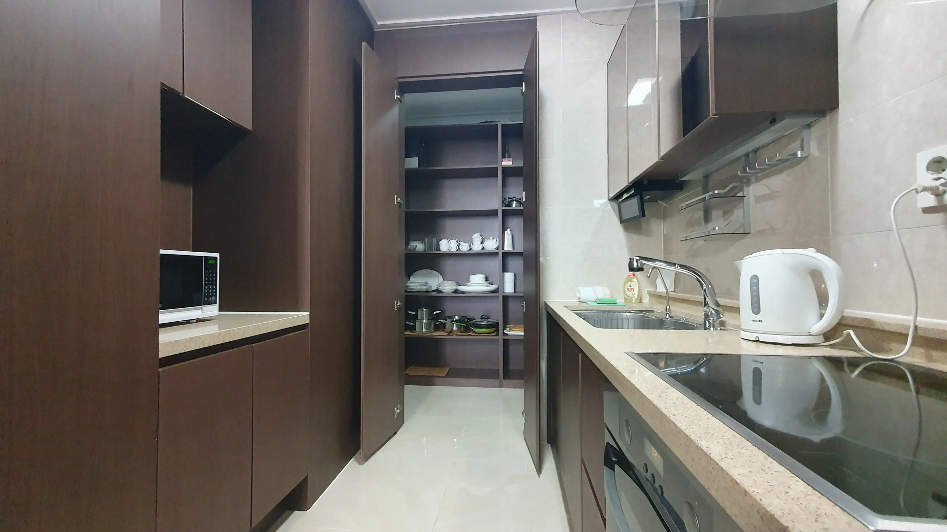 Апартаменты Luxury возле посольства США 19эт. 2х комн.кв с шикарным видом на Мечеть Хазрет Султан