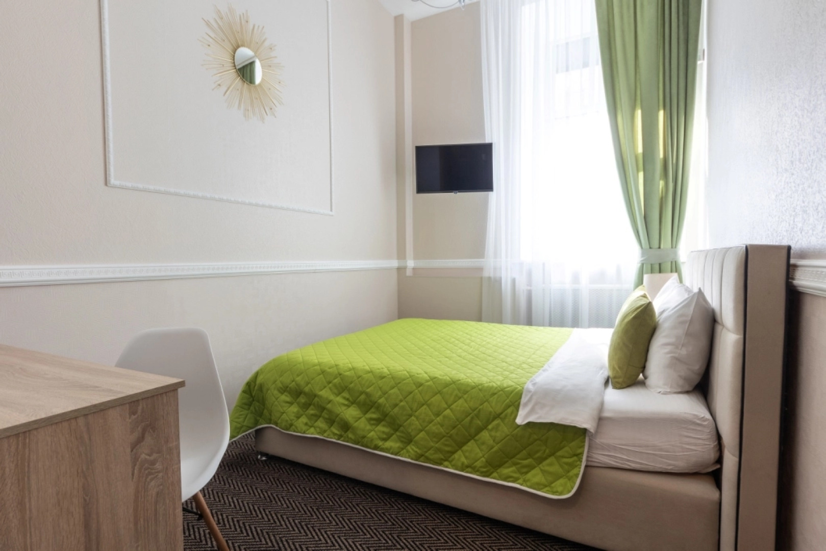 Отель Искра