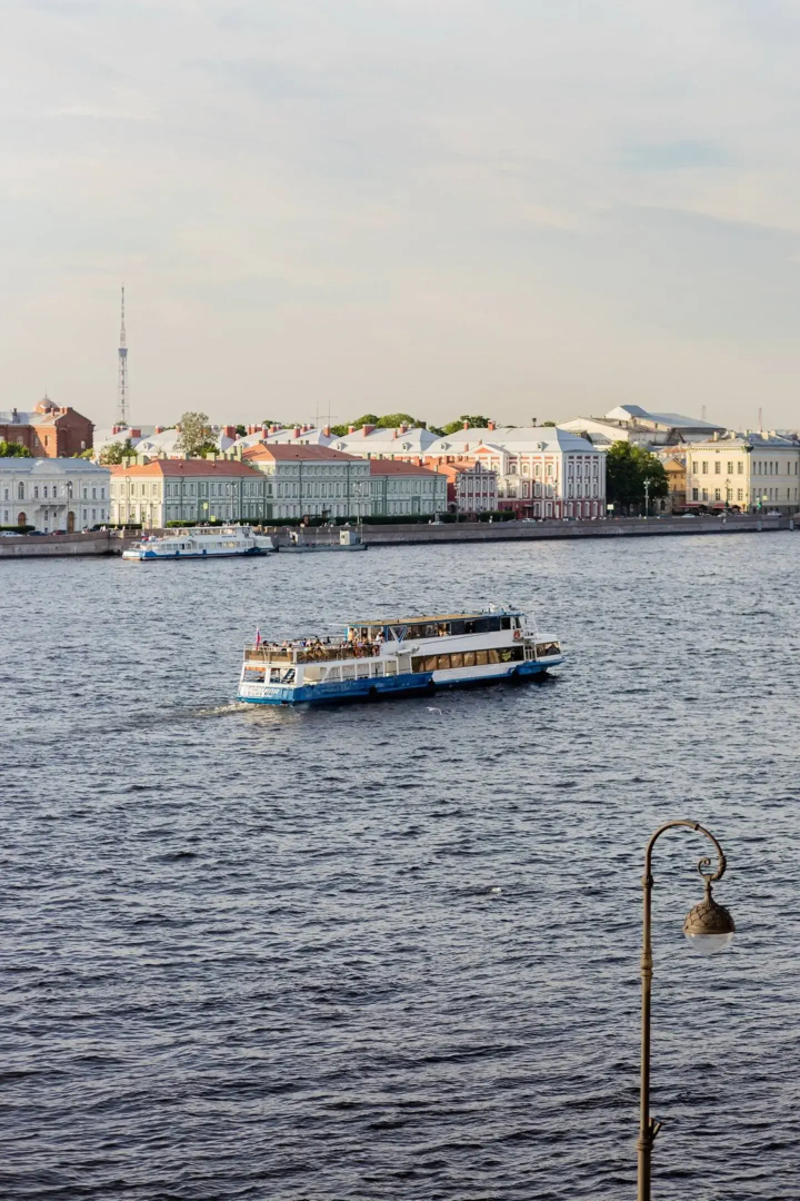 Апартаменты a.m. Rooms Neva Balcony (Angliyskaya Naberezhnaya)