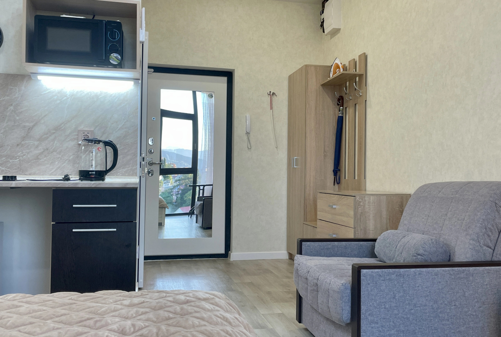 Апартаменты у Дендрария в ЖК Метрополь на самом высоком этаже, где есть бассейн