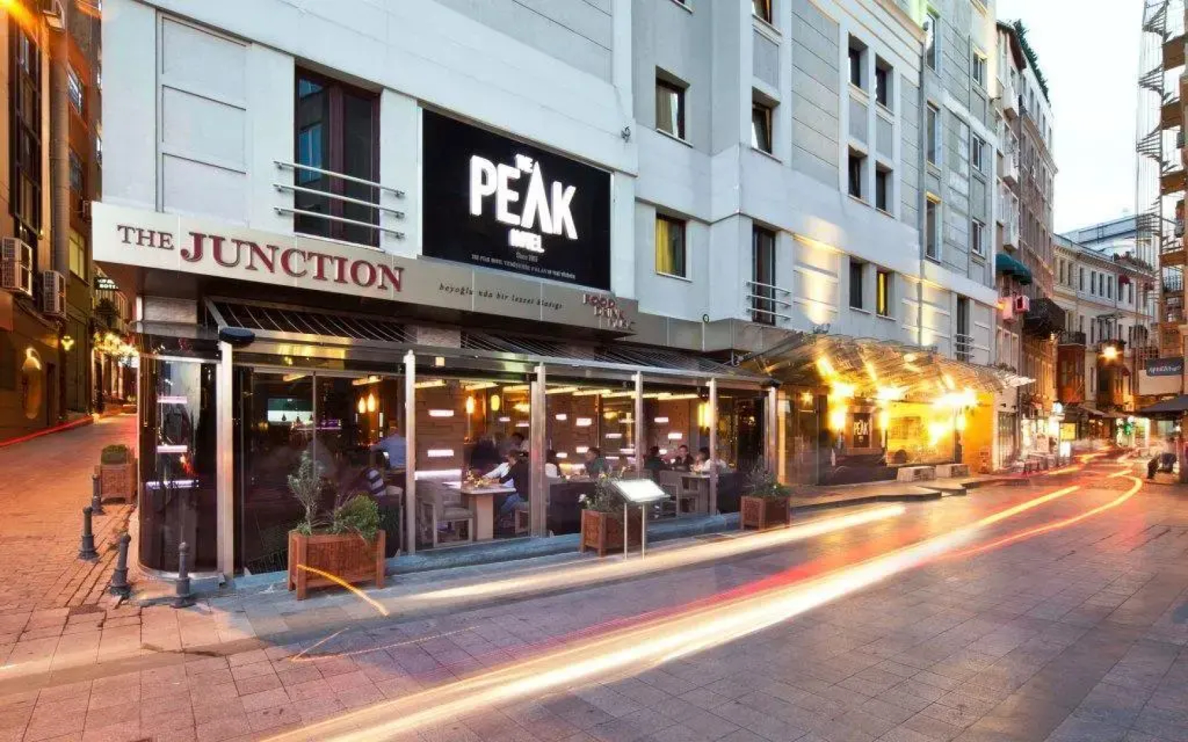 Отель Ramada by Wyndham Istanbul Pera