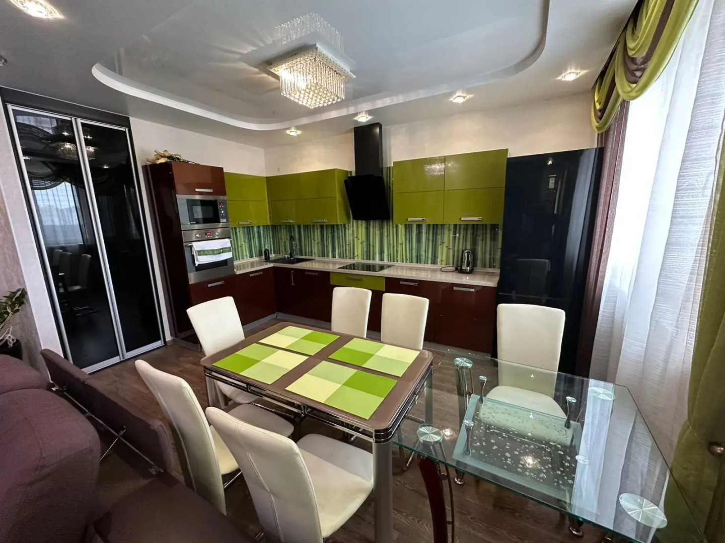 Апартаменты Крылова 36