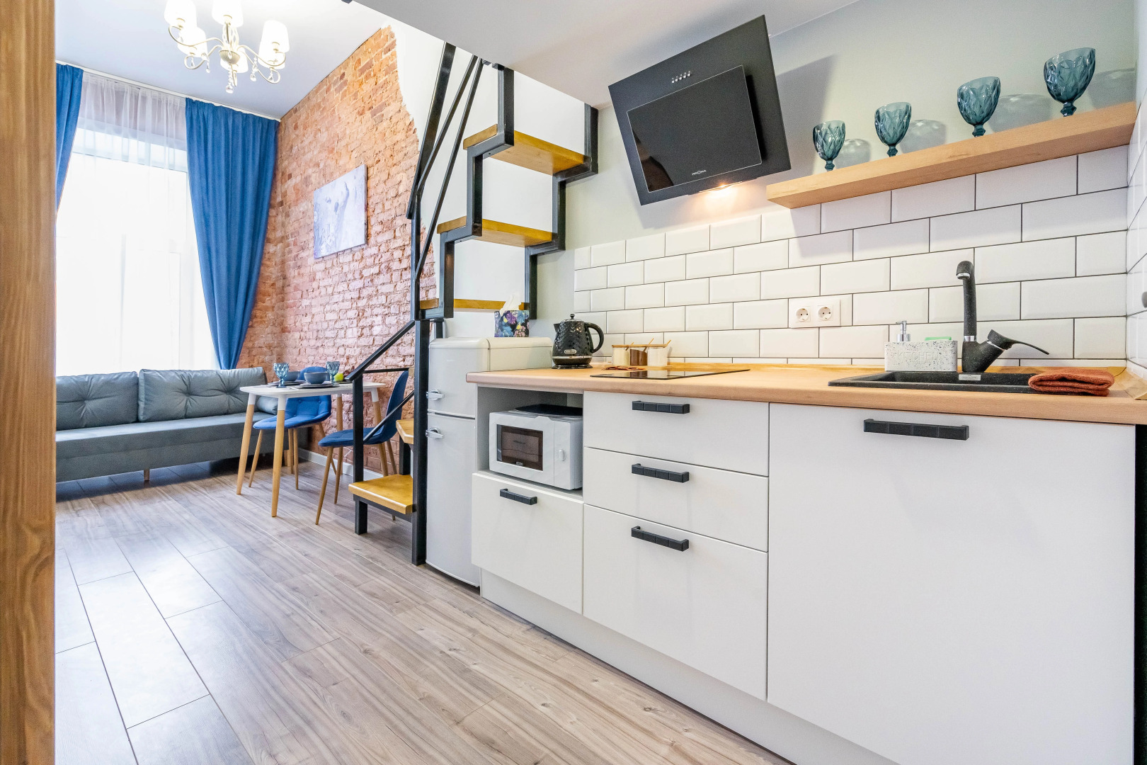 Апартаменты KeysSpb на Свечном St6