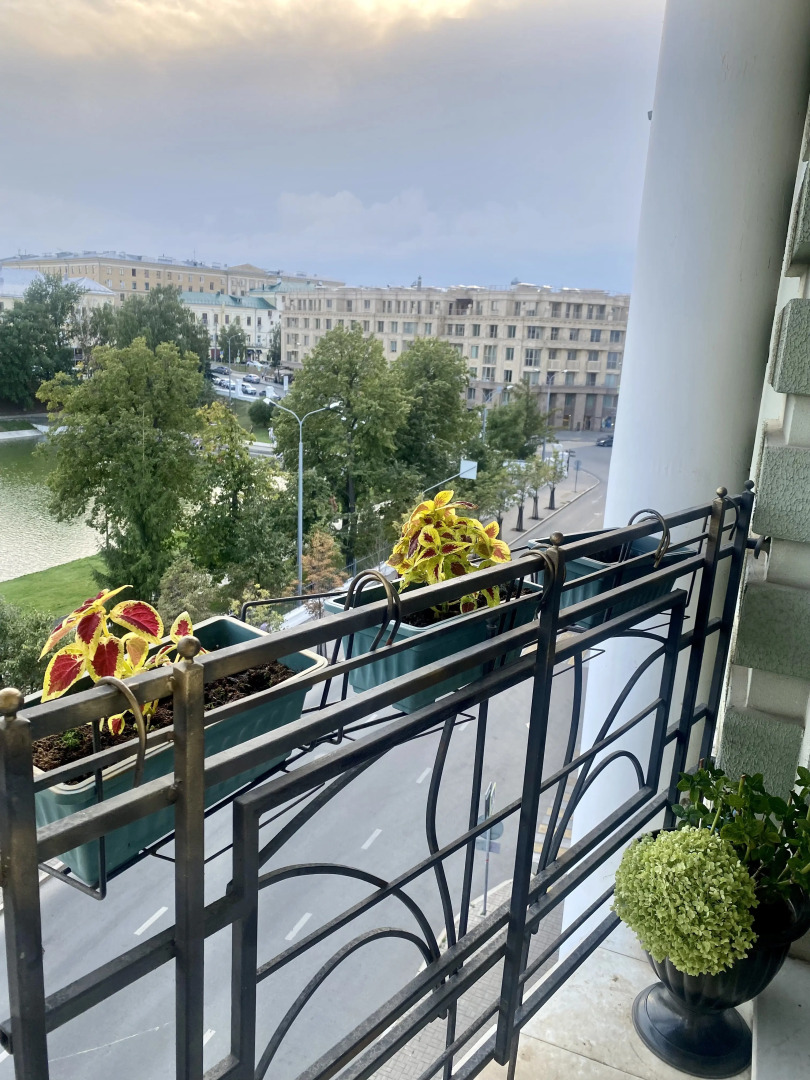 Видовая Двухкомнатная Элитная Квартира на Чёрном Озере