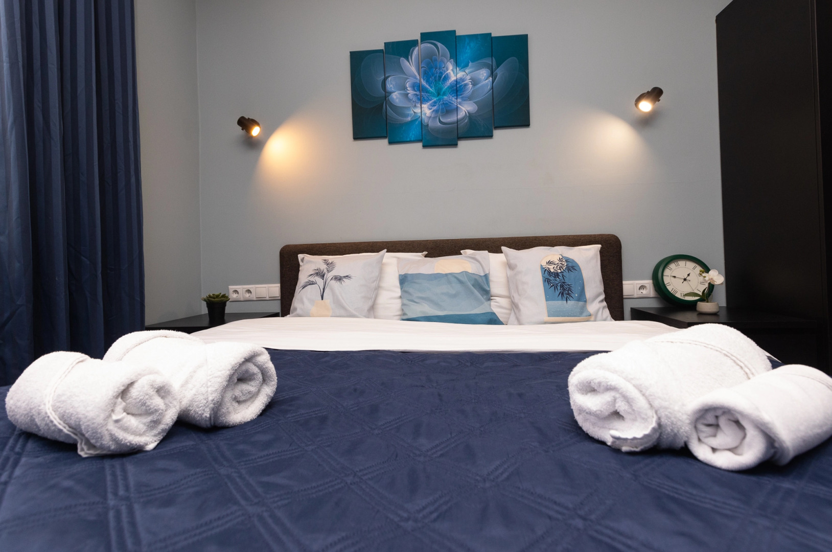 Апартаменты Dark blue от Home24