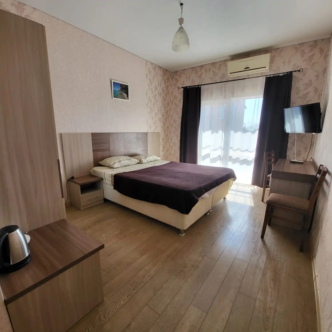 Меблированные Комнаты на Красной 21