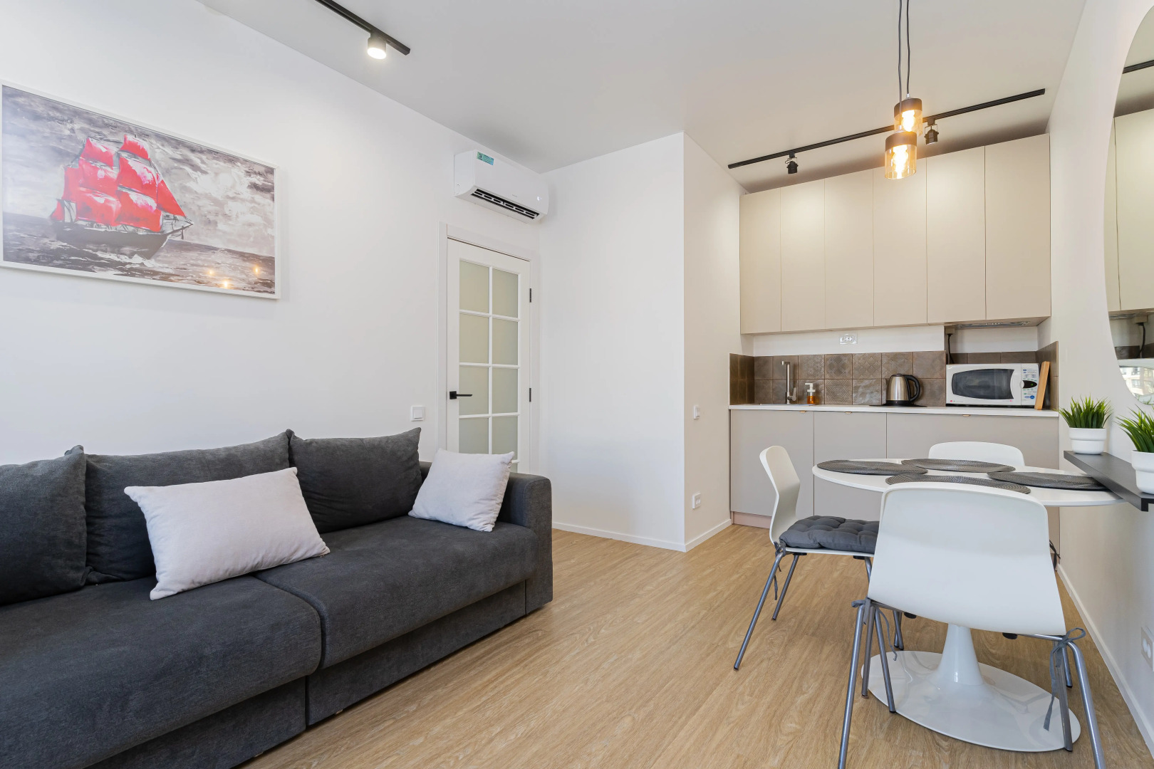 Квартира ЛЮКС Посуточно в ЖК Жигулина Роща