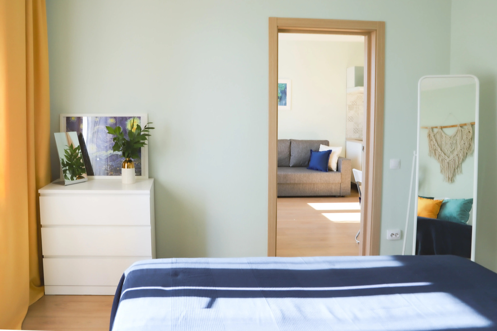 Апартаменты Уютные у Невы