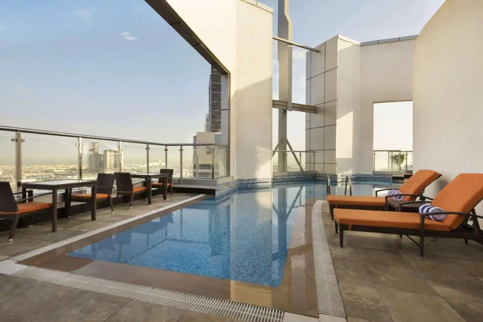 Hotel Ramada by Wyndham Abu Dhabi Corniche