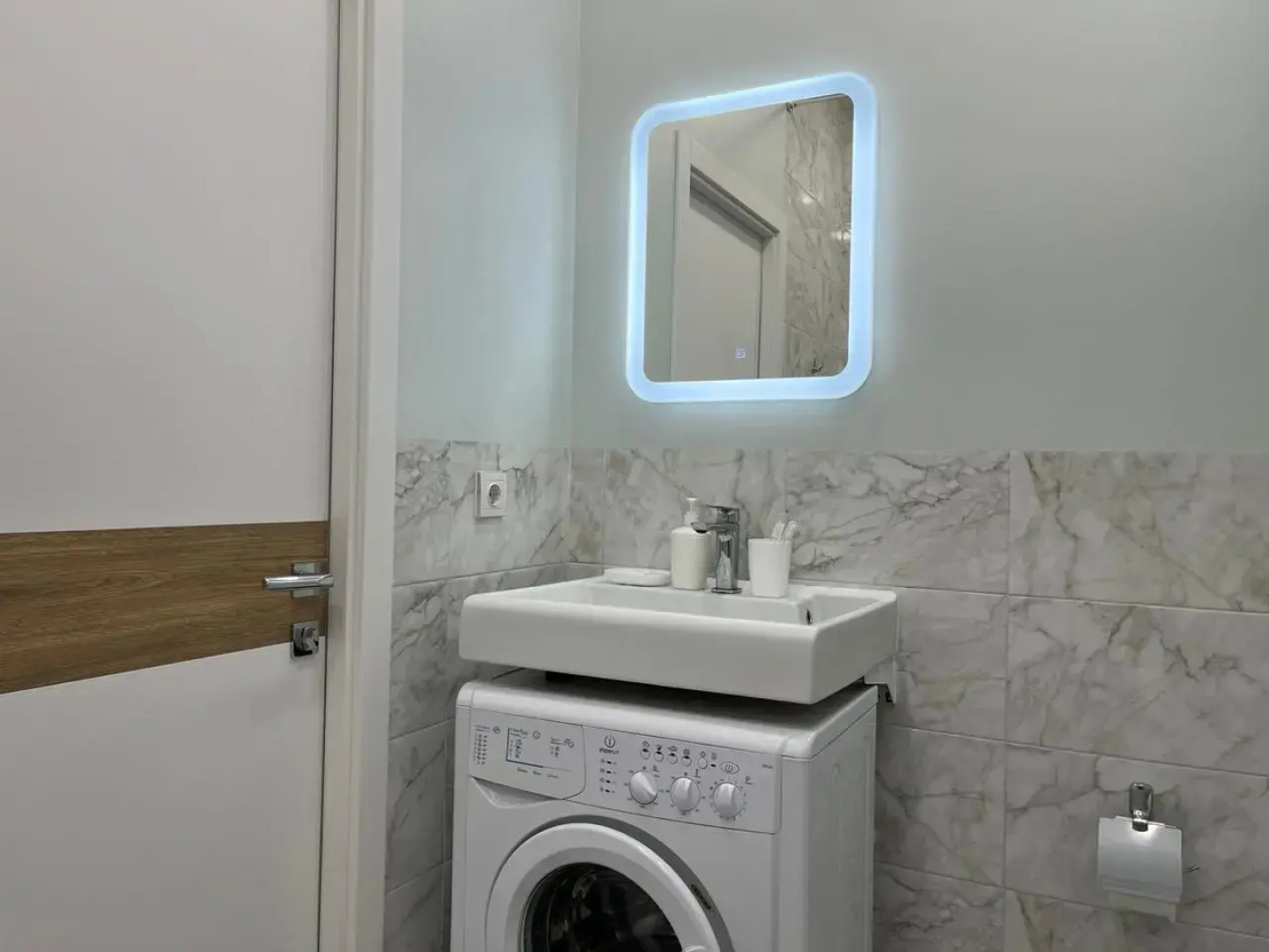 Квартира Белоснежная Cтудия