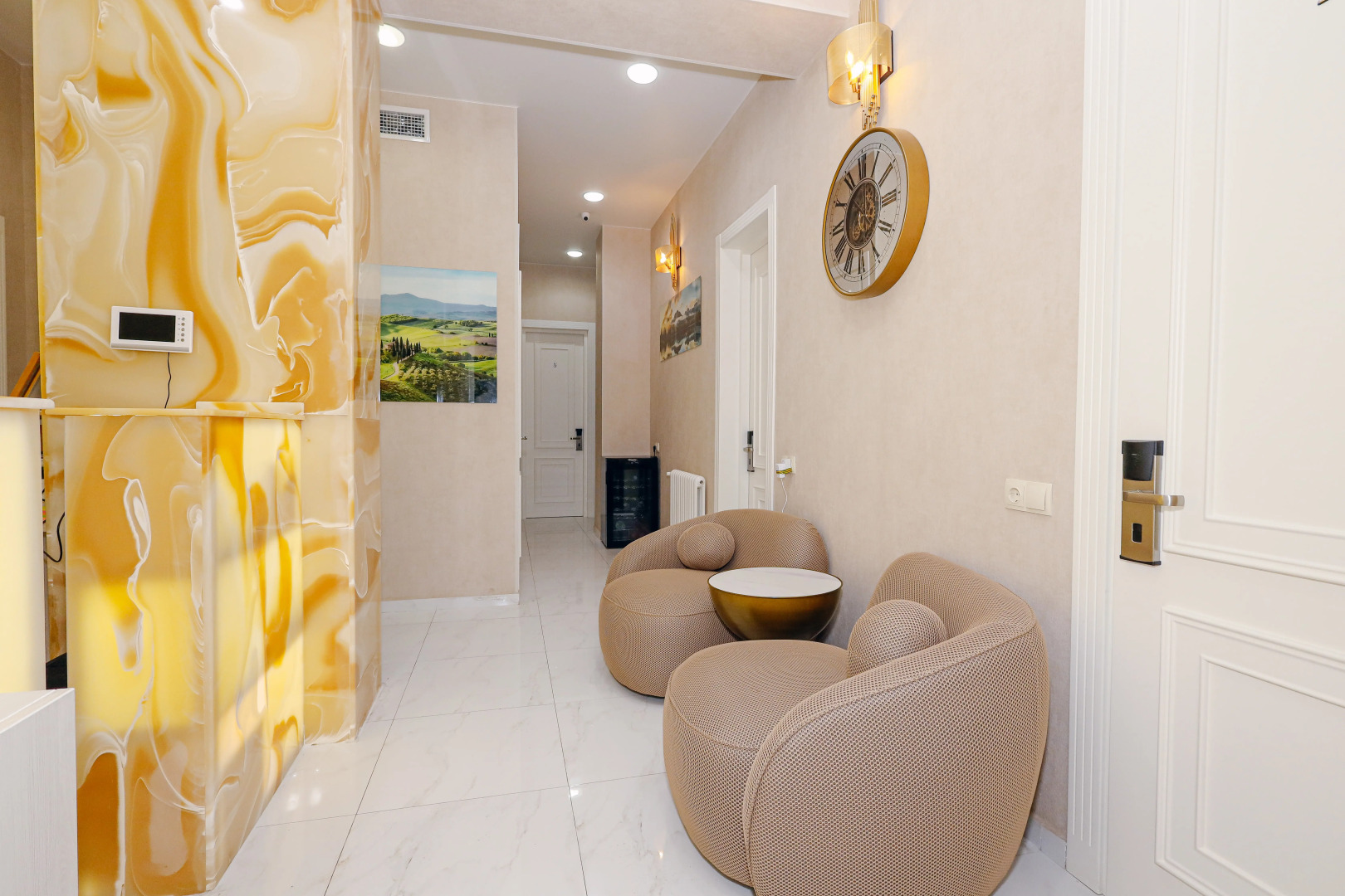 Апарт-отель Westhills