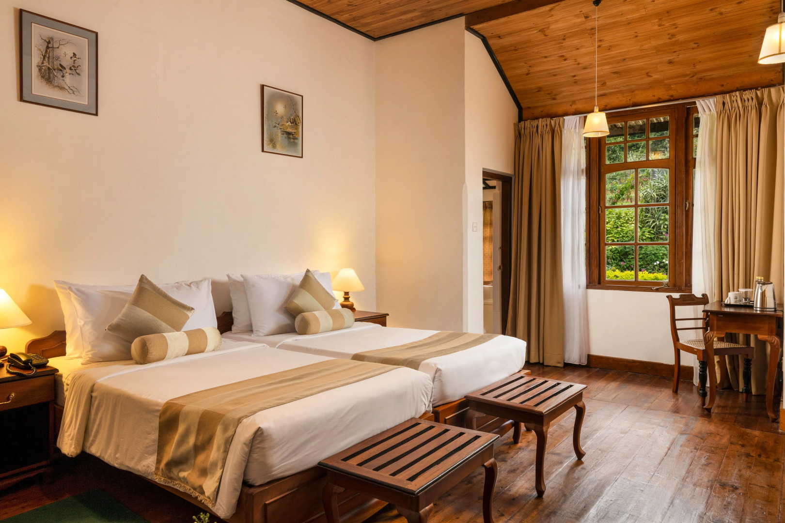 Отель The Hill Club