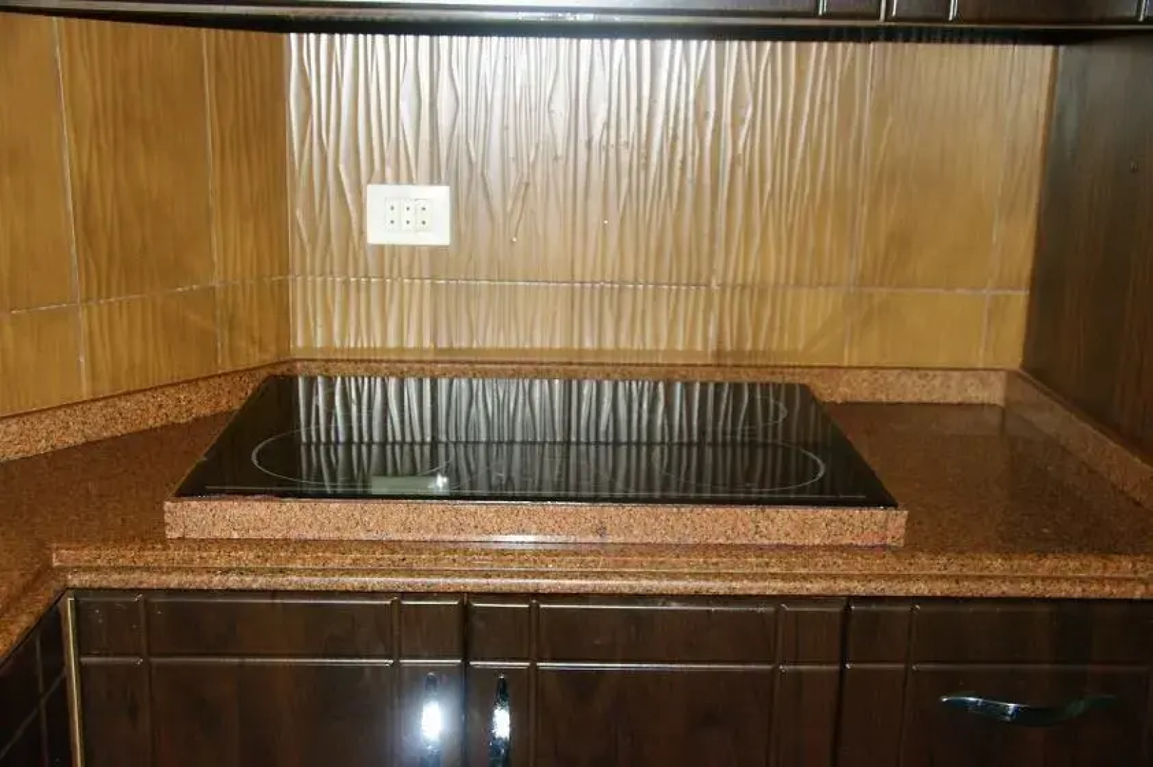 Апартаменты Luxury garden apartment and walk anywhere