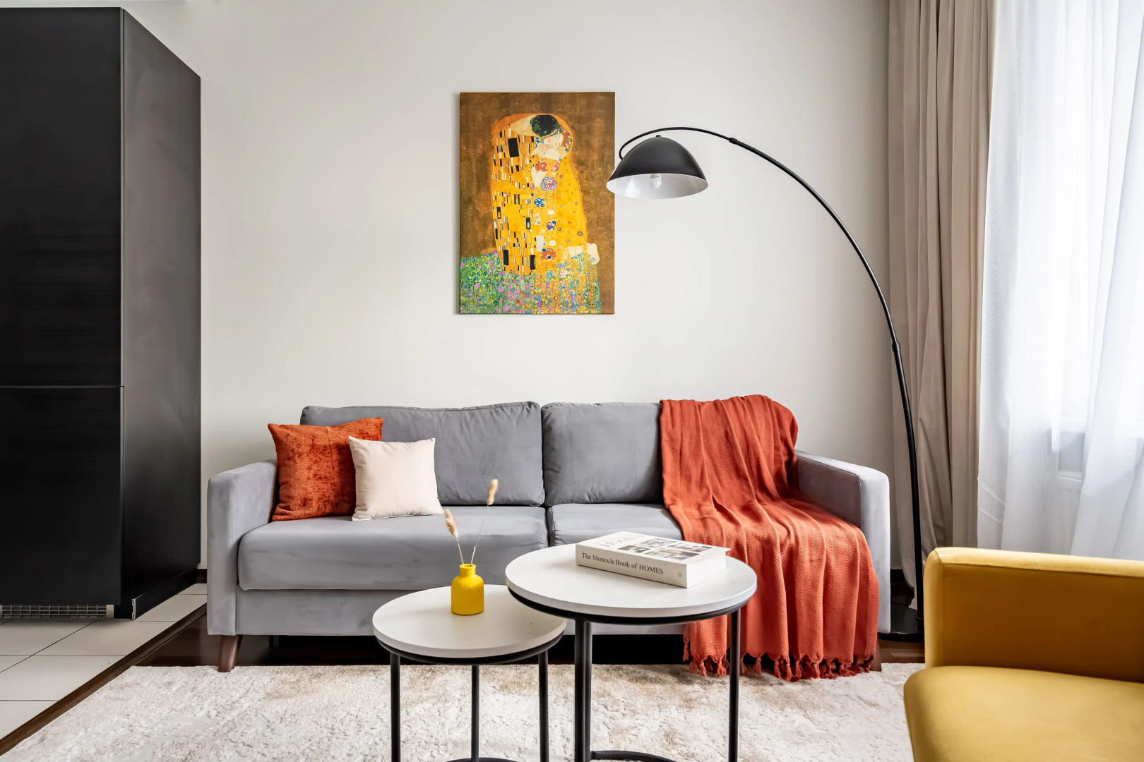 Квартира GetFlat Scarlet с Балконом Для 1-4 Гостей