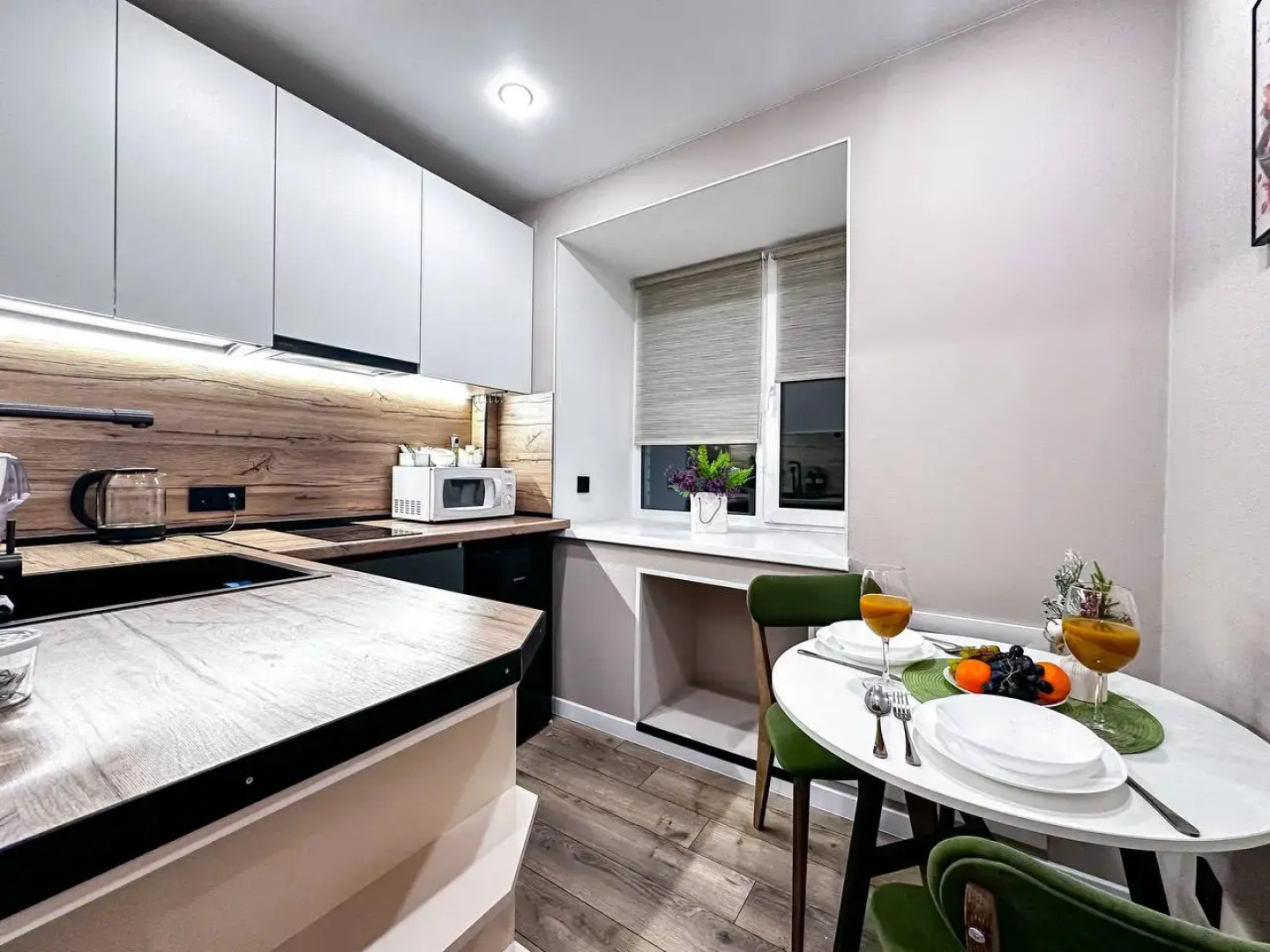 Квартира двухкомнатная в Кировске на Ленина 22 сеть Как дома