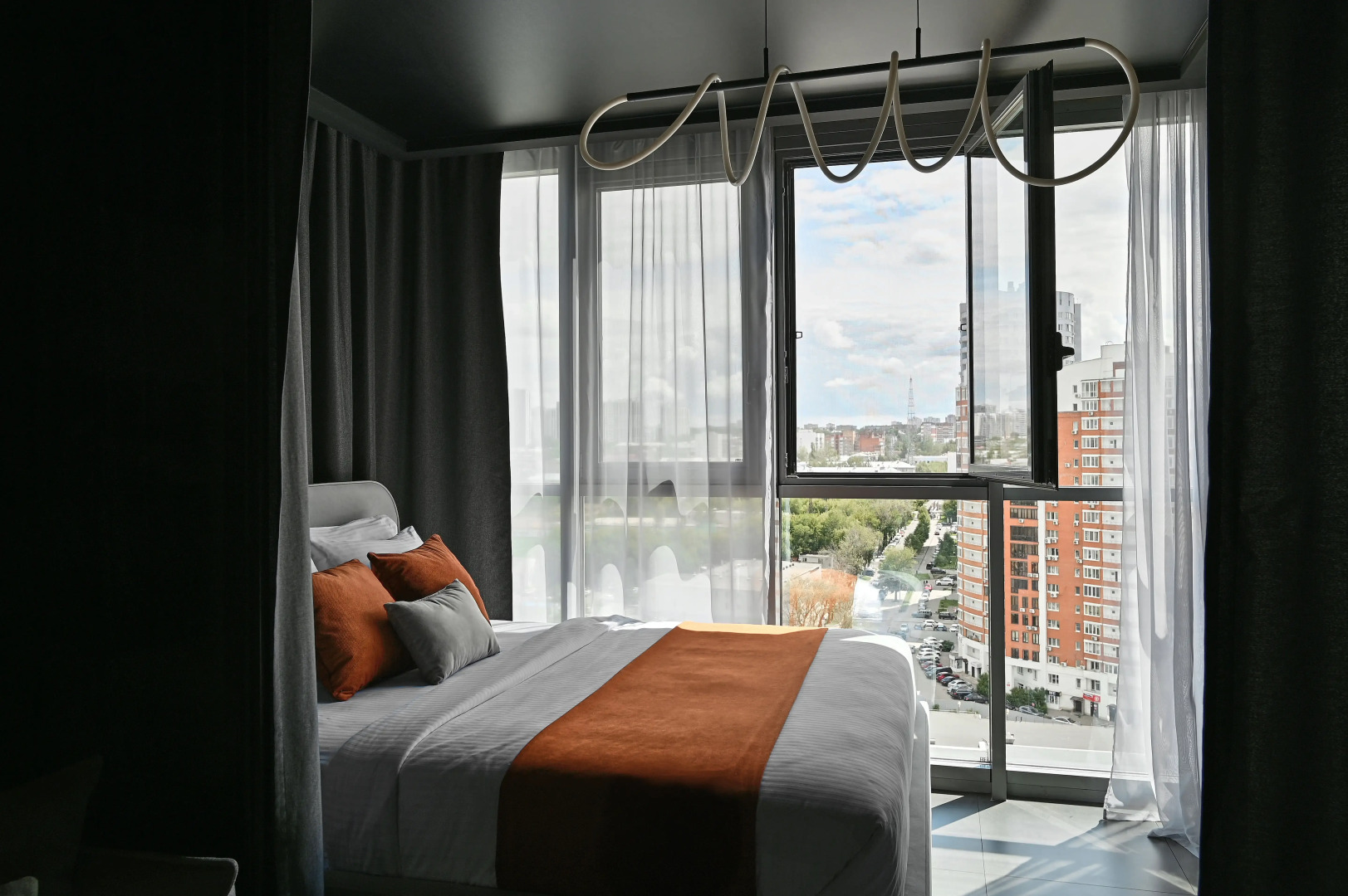 Квартира Aparts Pro+ Студия Black Panorama у Волги в ЖК Галактика на 16 Этаже