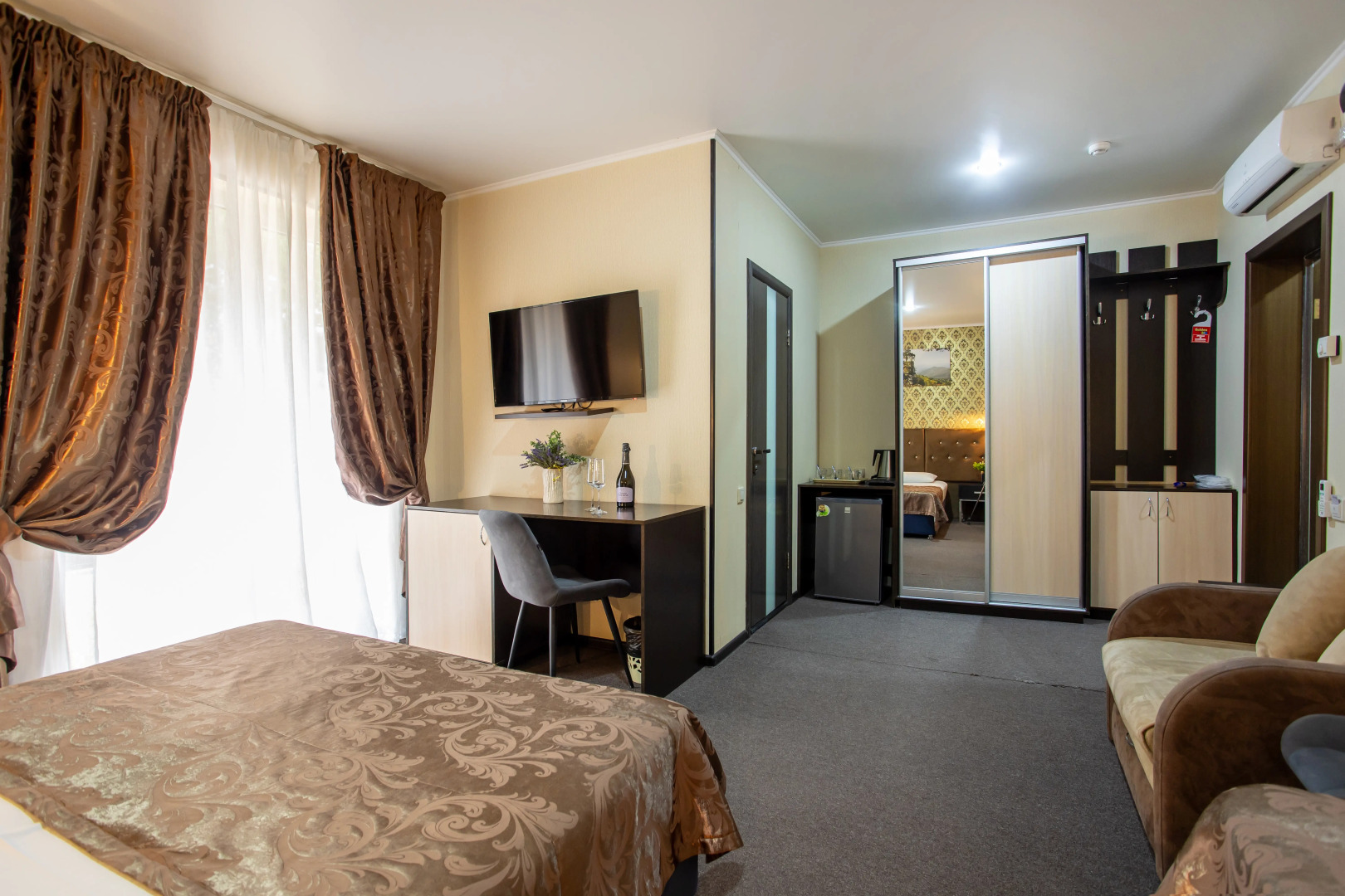 Отель Голден Кидс