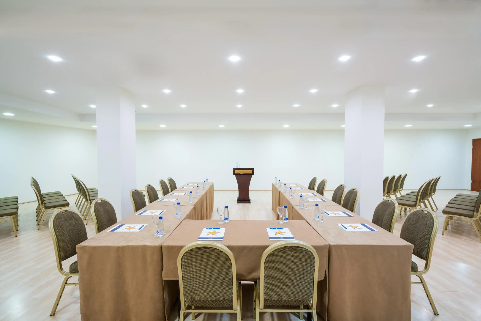 Отель Iberostar Bellevue