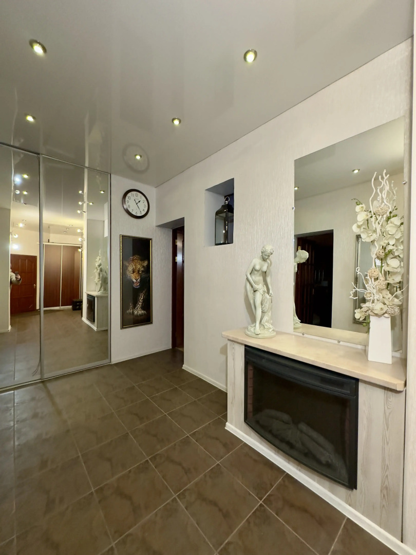 Квартира Большая Двухкомнатная на Ленина 18