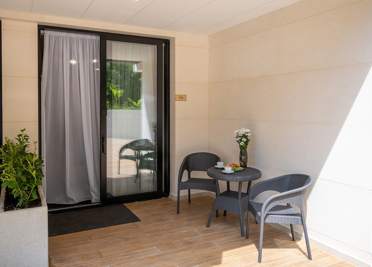 Апартаменты №76 Депутатская 10 Г с подогреваемым бассейном